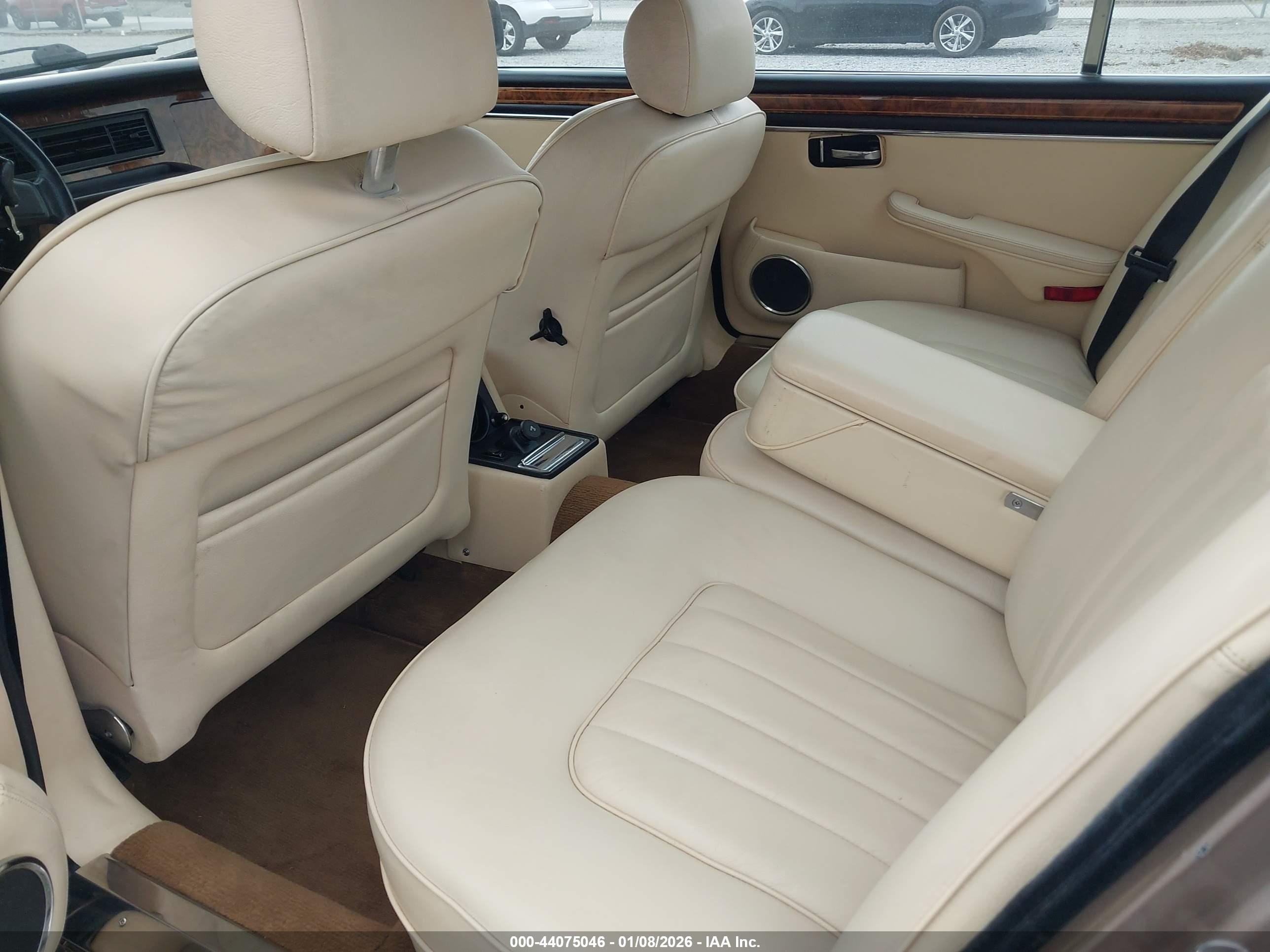 1986 Jaguar Xj6 Vanden Plas Gold vin: SAJAY1347GC446514