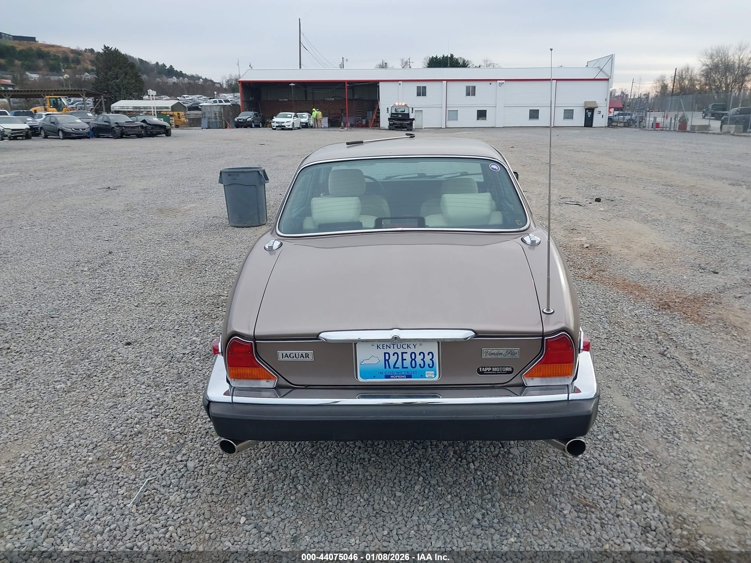 1986 Jaguar Xj6 Vanden Plas Gold vin: SAJAY1347GC446514