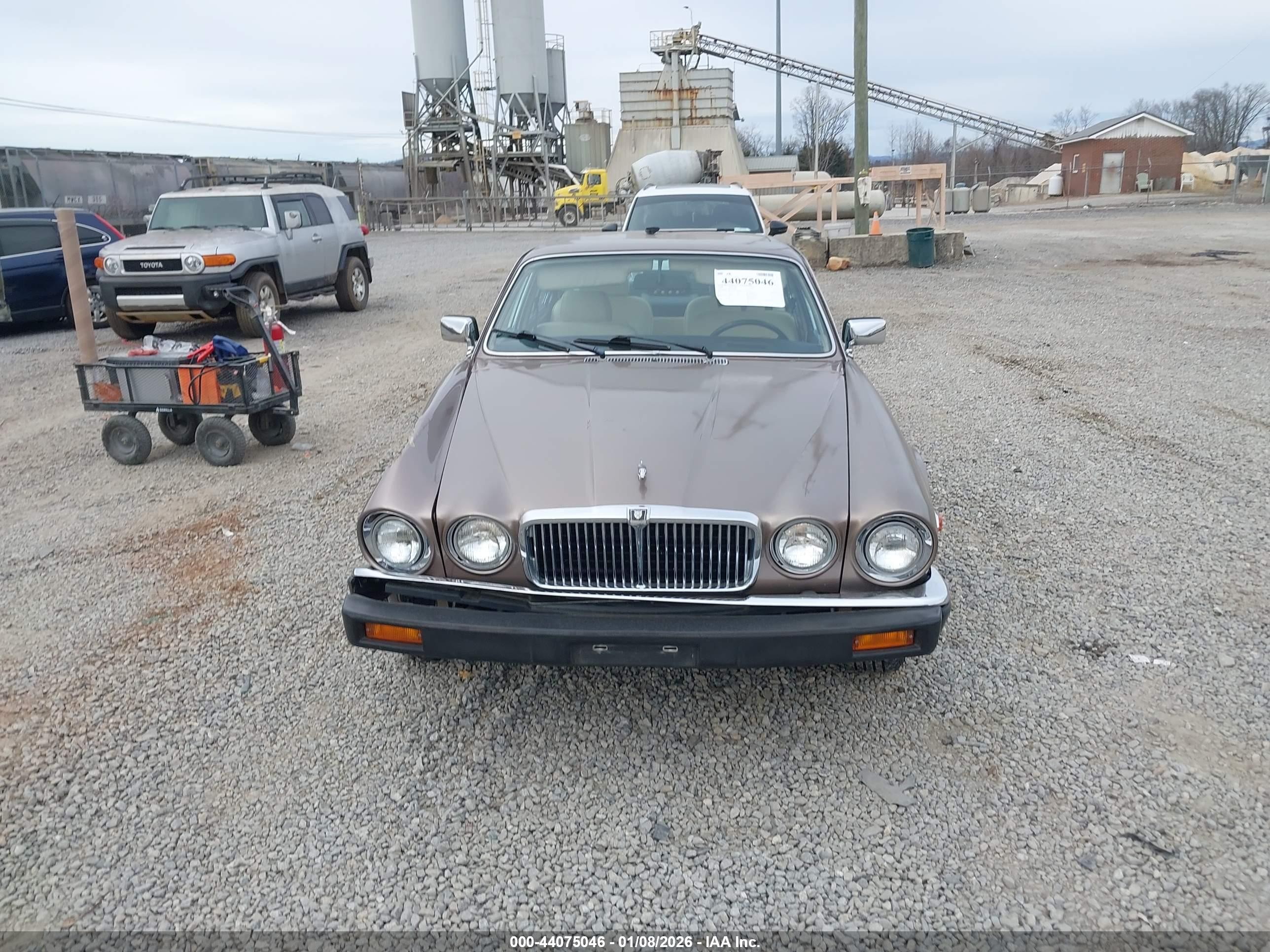 1986 Jaguar Xj6 Vanden Plas Gold vin: SAJAY1347GC446514