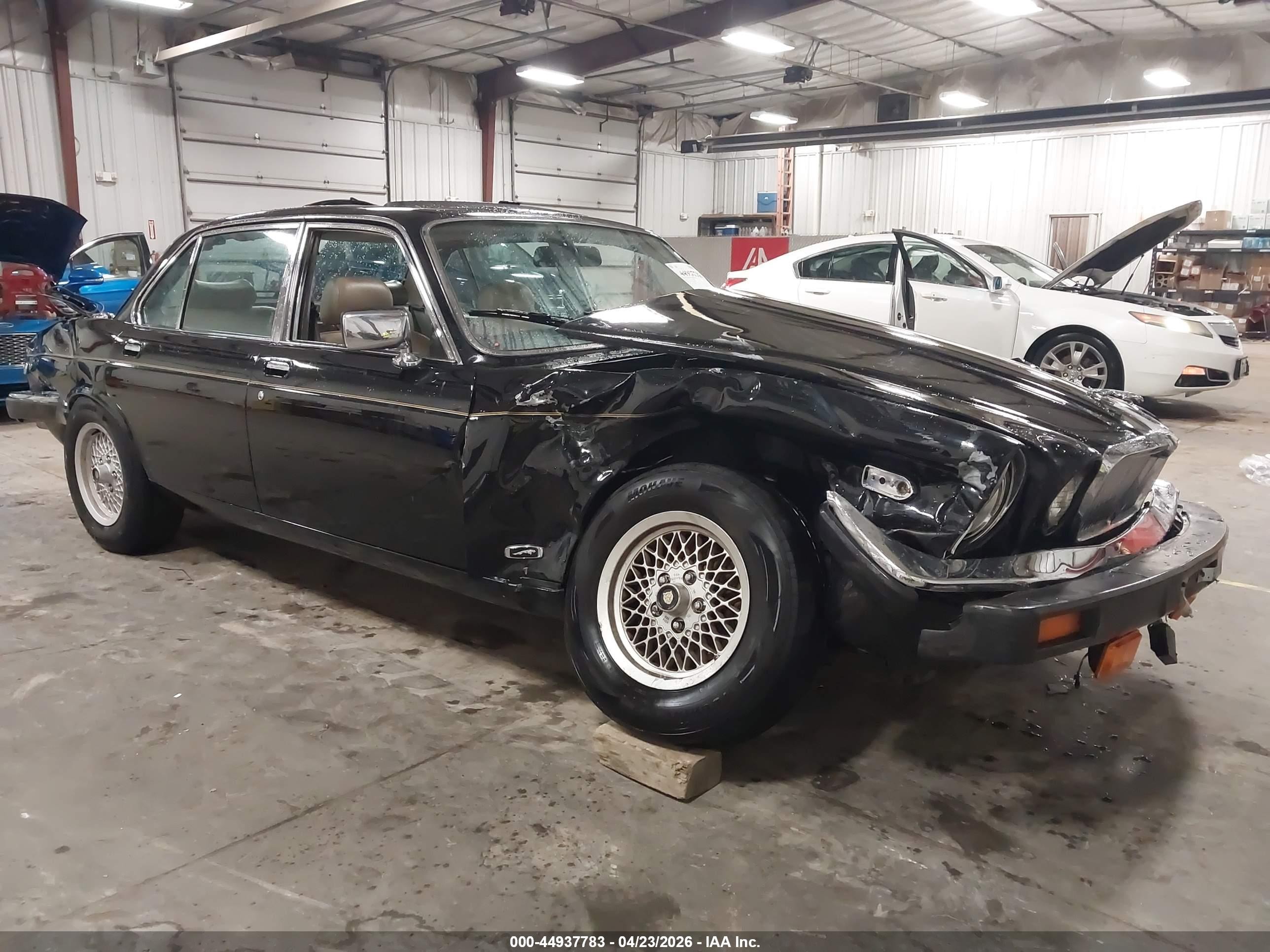 1986 Jaguar Xj6 Vanden Plas Black vin: SAJAY1349GC451293