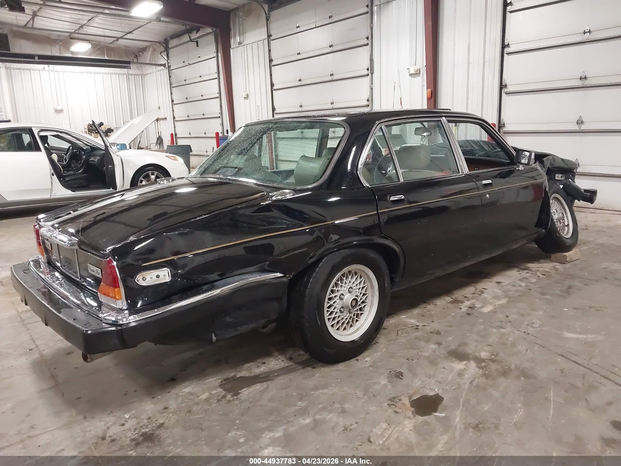 1986 Jaguar Xj6 Vanden Plas Black vin: SAJAY1349GC451293