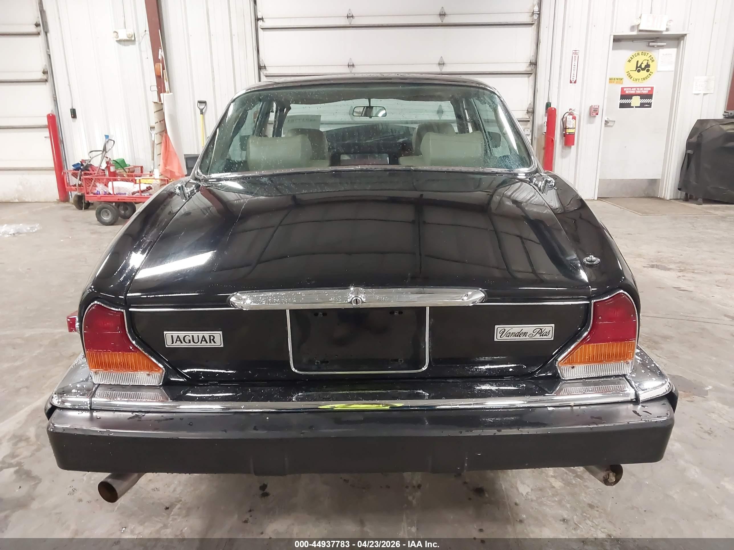 1986 Jaguar Xj6 Vanden Plas Black vin: SAJAY1349GC451293