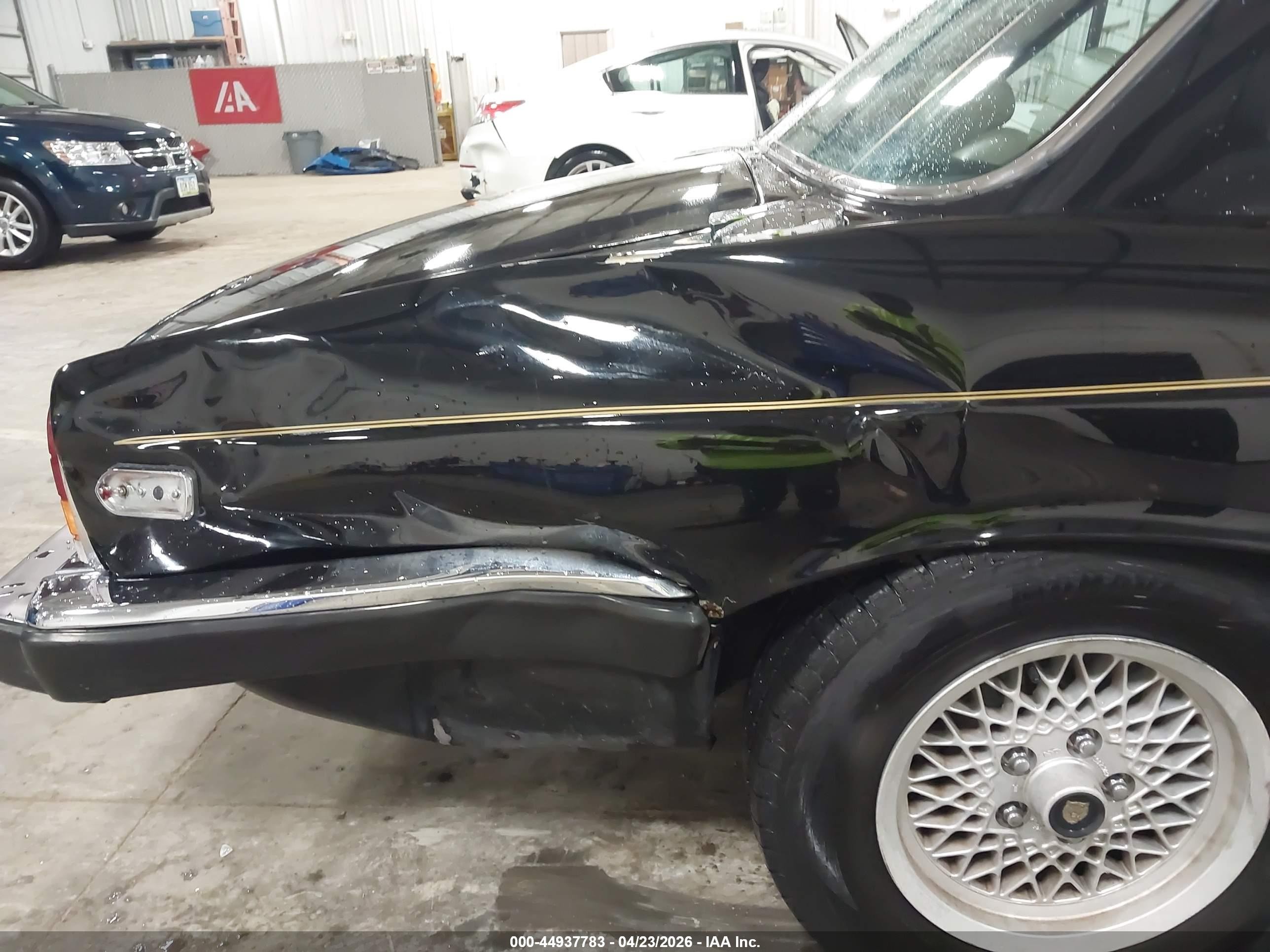 1986 Jaguar Xj6 Vanden Plas Black vin: SAJAY1349GC451293