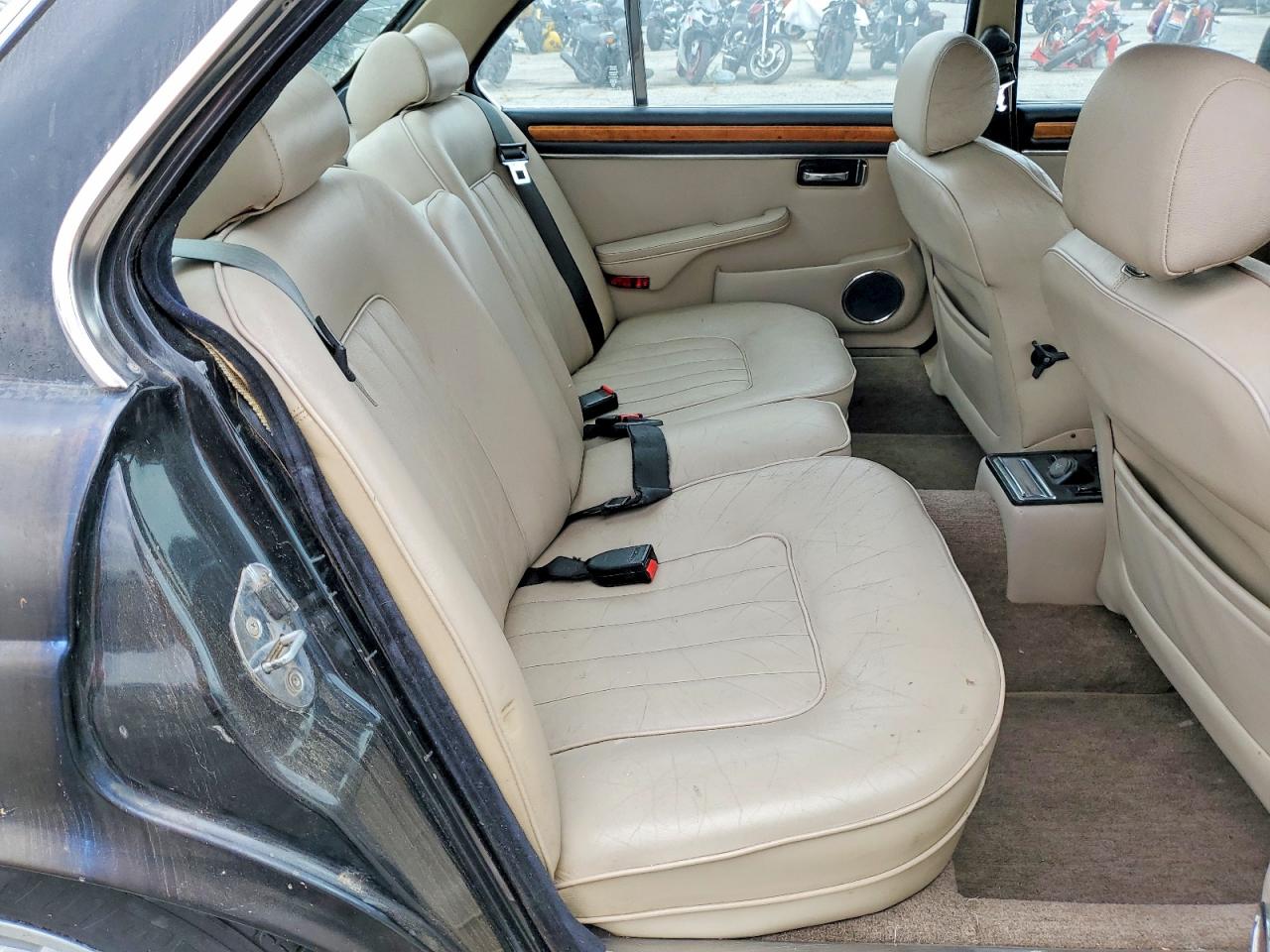 1986 Jaguar Xj6 Vanden Plas Black vin: SAJAY134XGC438696