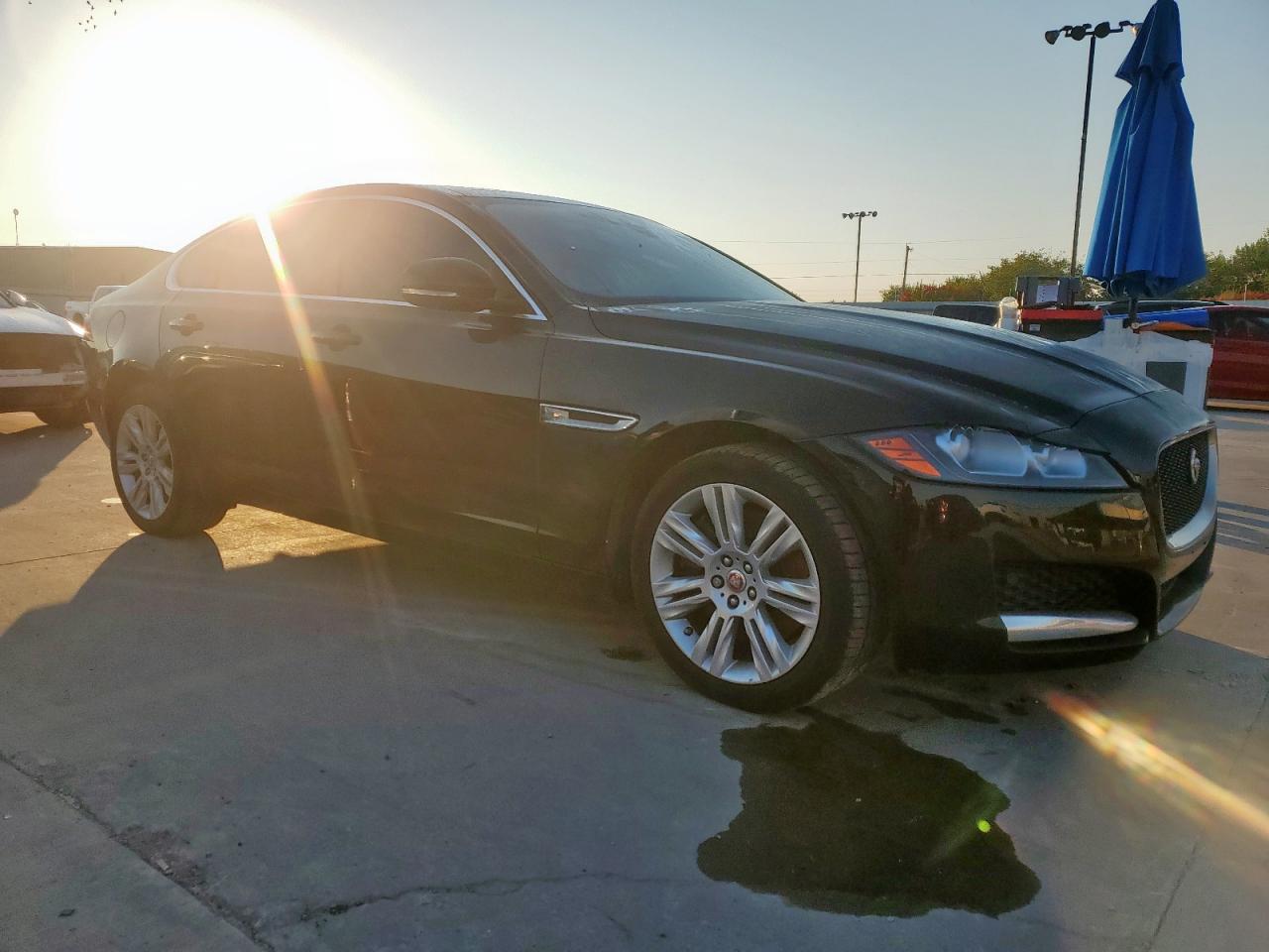 2018 Jaguar Xf Premium Черный vin: SAJBD4EV5JCY57411