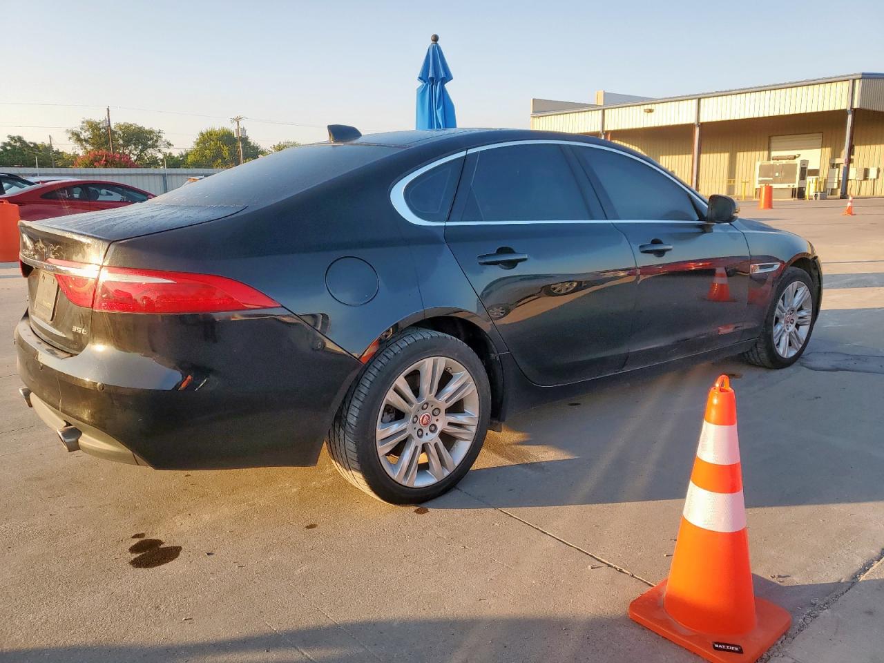 2018 Jaguar Xf Premium Черный vin: SAJBD4EV5JCY57411
