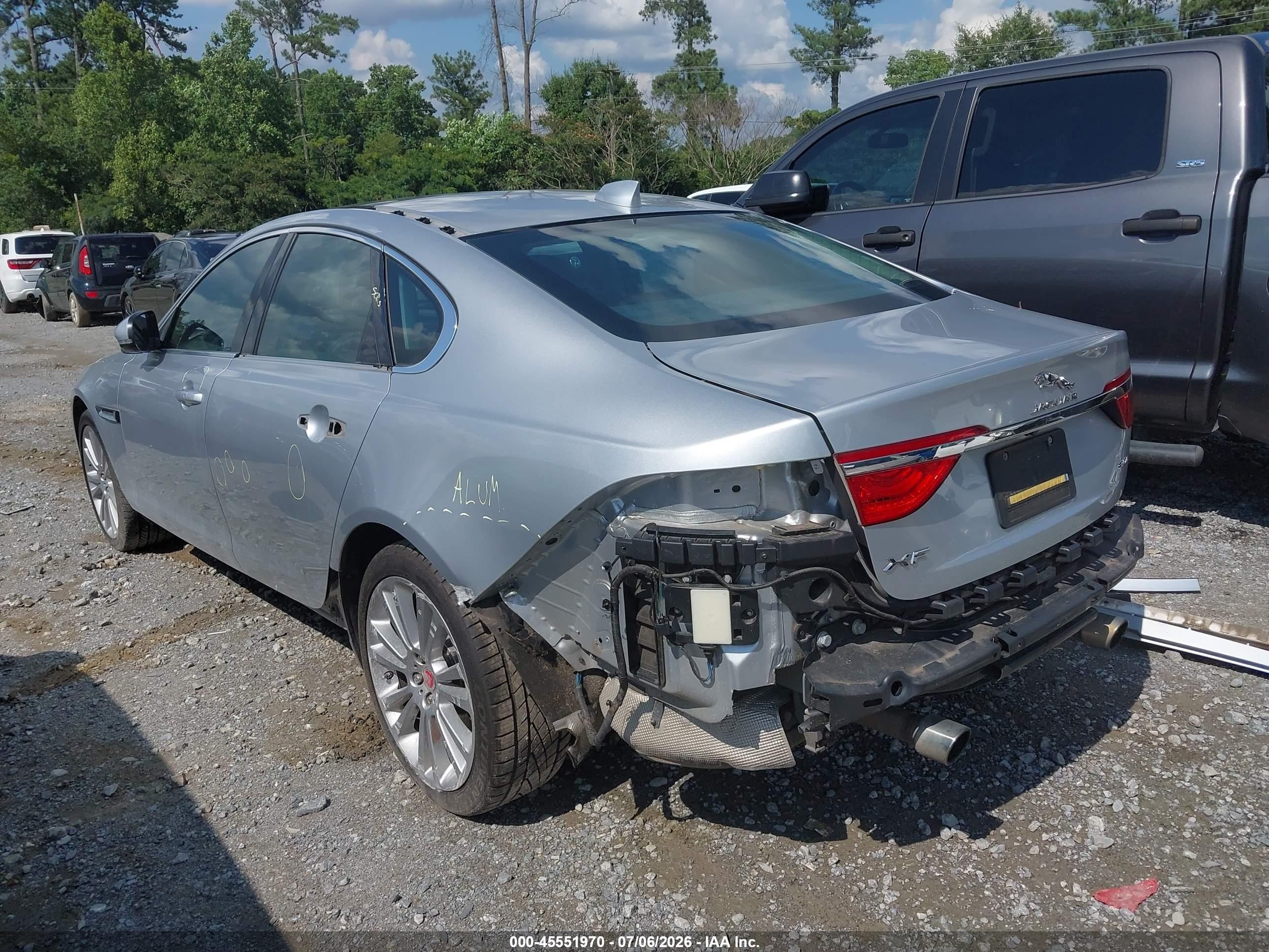 2019 Jaguar Xf 30t Premium Silver vin: SAJBD4GX8KCY76454