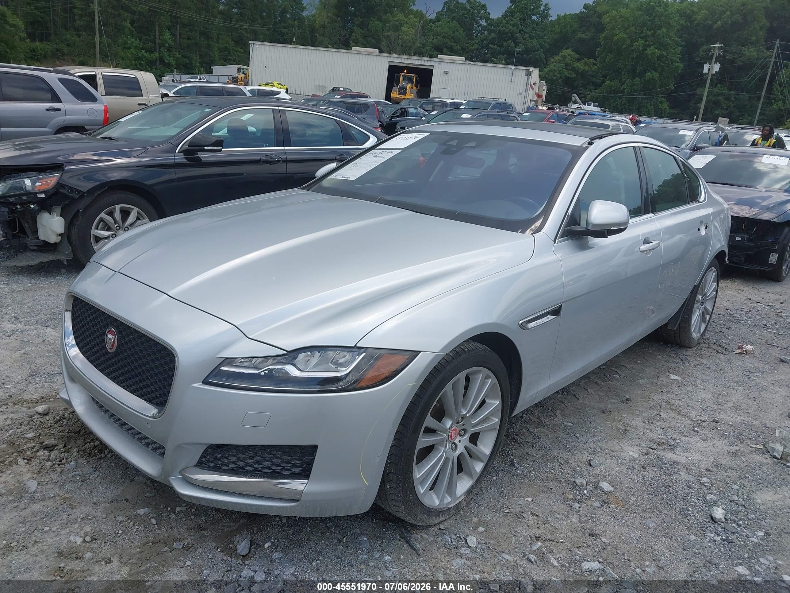 2019 Jaguar Xf 30t Premium Silver vin: SAJBD4GX8KCY76454