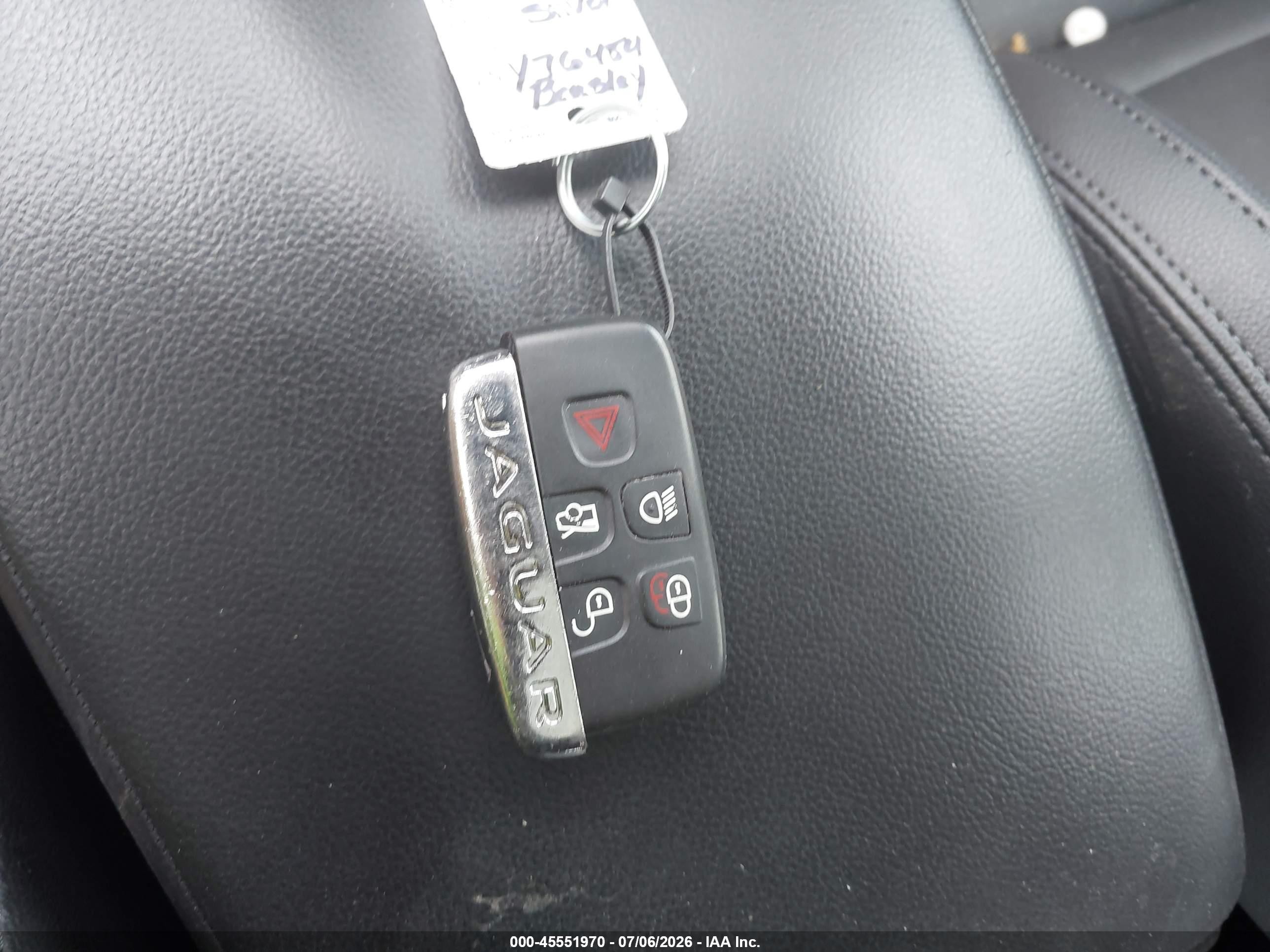 2019 Jaguar Xf 30t Premium Silver vin: SAJBD4GX8KCY76454