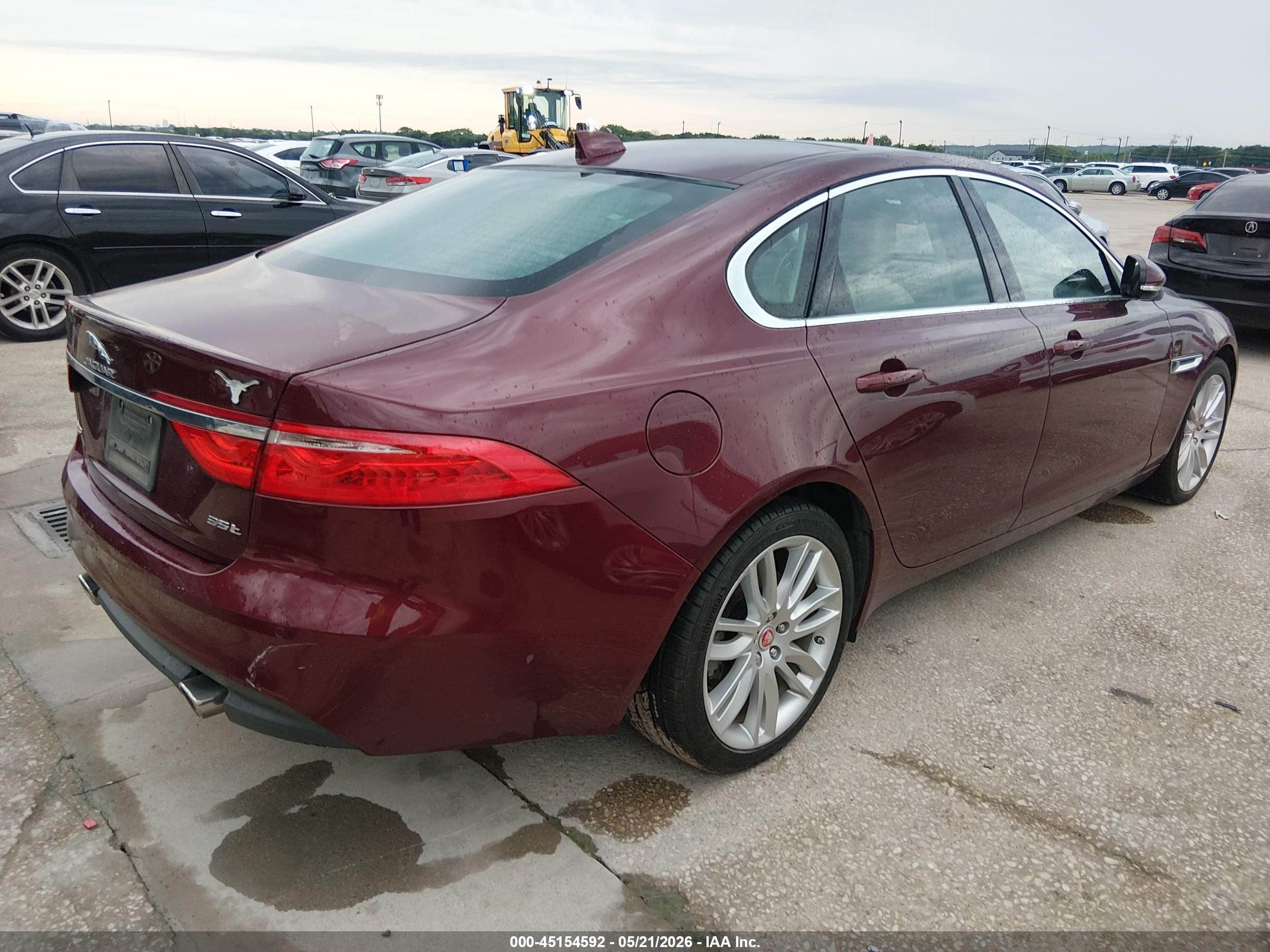 2016 Jaguar Xf 35t Prestige Burgundy vin: SAJBE4BV2GCY14557