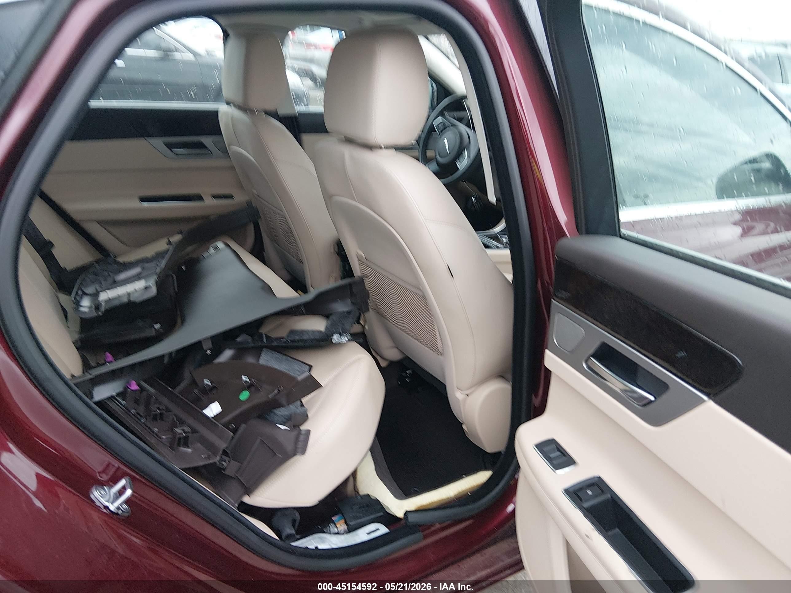 2016 Jaguar Xf 35t Prestige Burgundy vin: SAJBE4BV2GCY14557