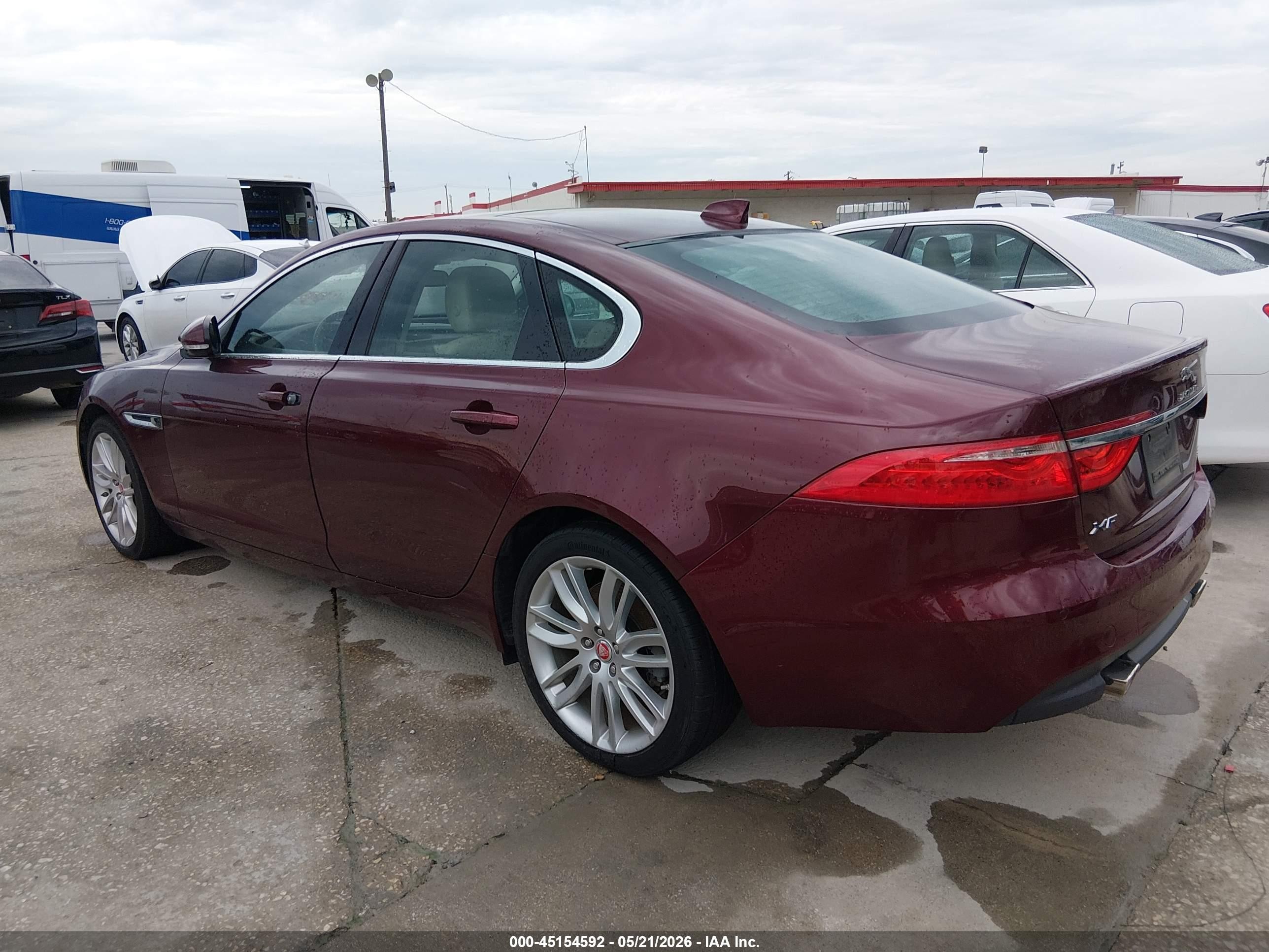 2016 Jaguar Xf 35t Prestige Burgundy vin: SAJBE4BV2GCY14557