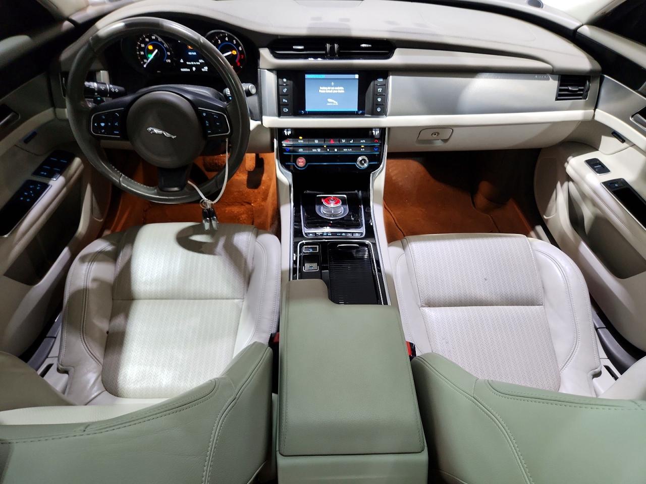 2016 Jaguar Xf Prestige White vin: SAJBE4BV8GCY02669