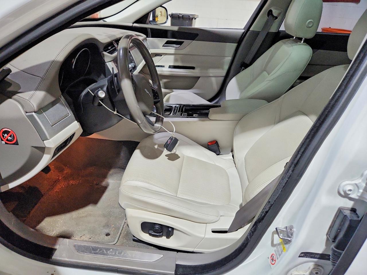 2016 Jaguar Xf Prestige White vin: SAJBE4BV8GCY02669