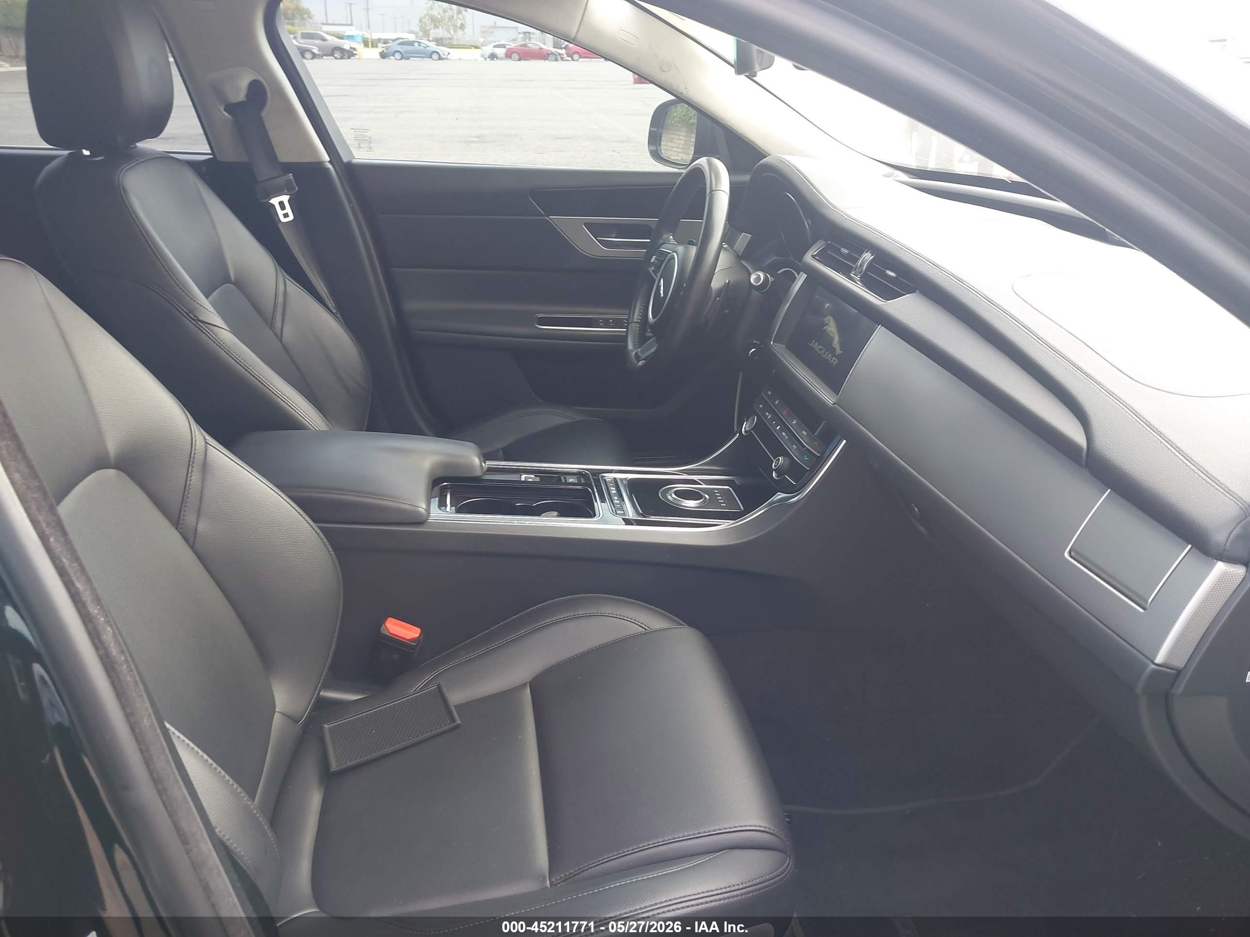 2019 Jaguar Xf 25t Premium Black vin: SAJBJ4FX1KCY79223