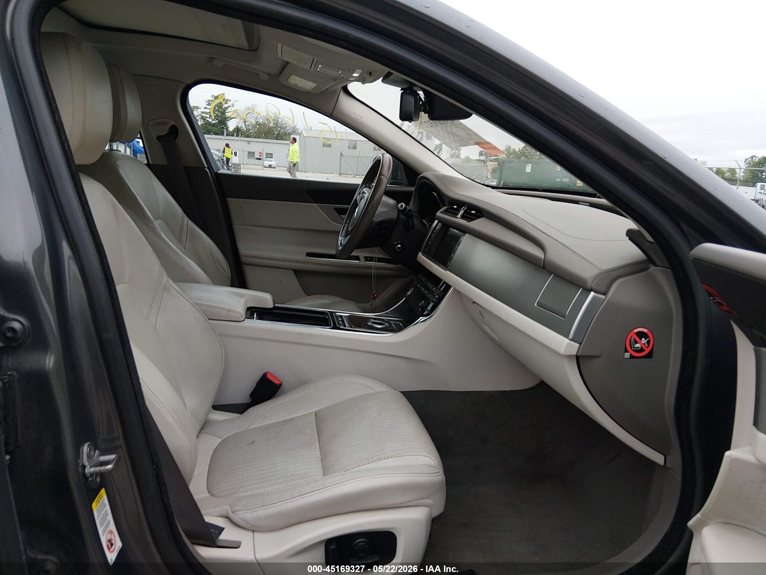 2016 Jaguar Xf 35t Prestige Gray vin: SAJBK4BV7GCY16152
