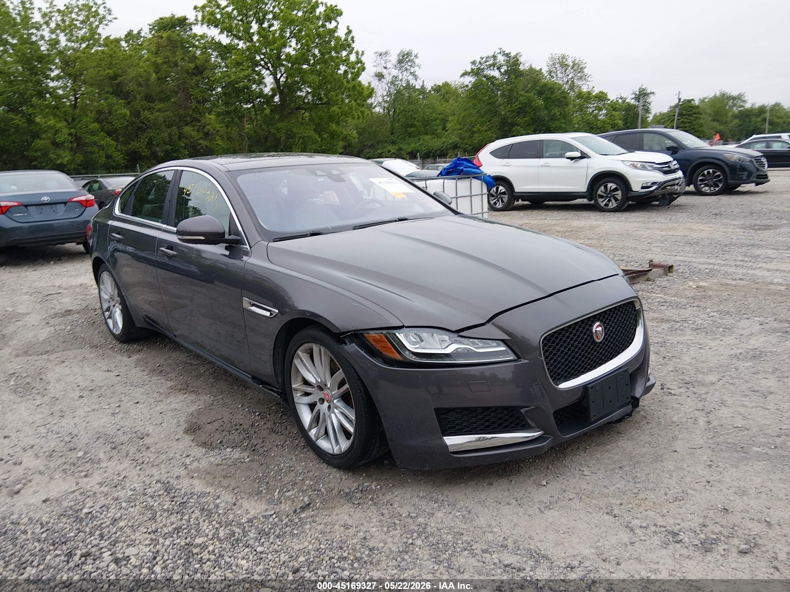 2016 Jaguar Xf 35t Prestige Gray vin: SAJBK4BV7GCY16152