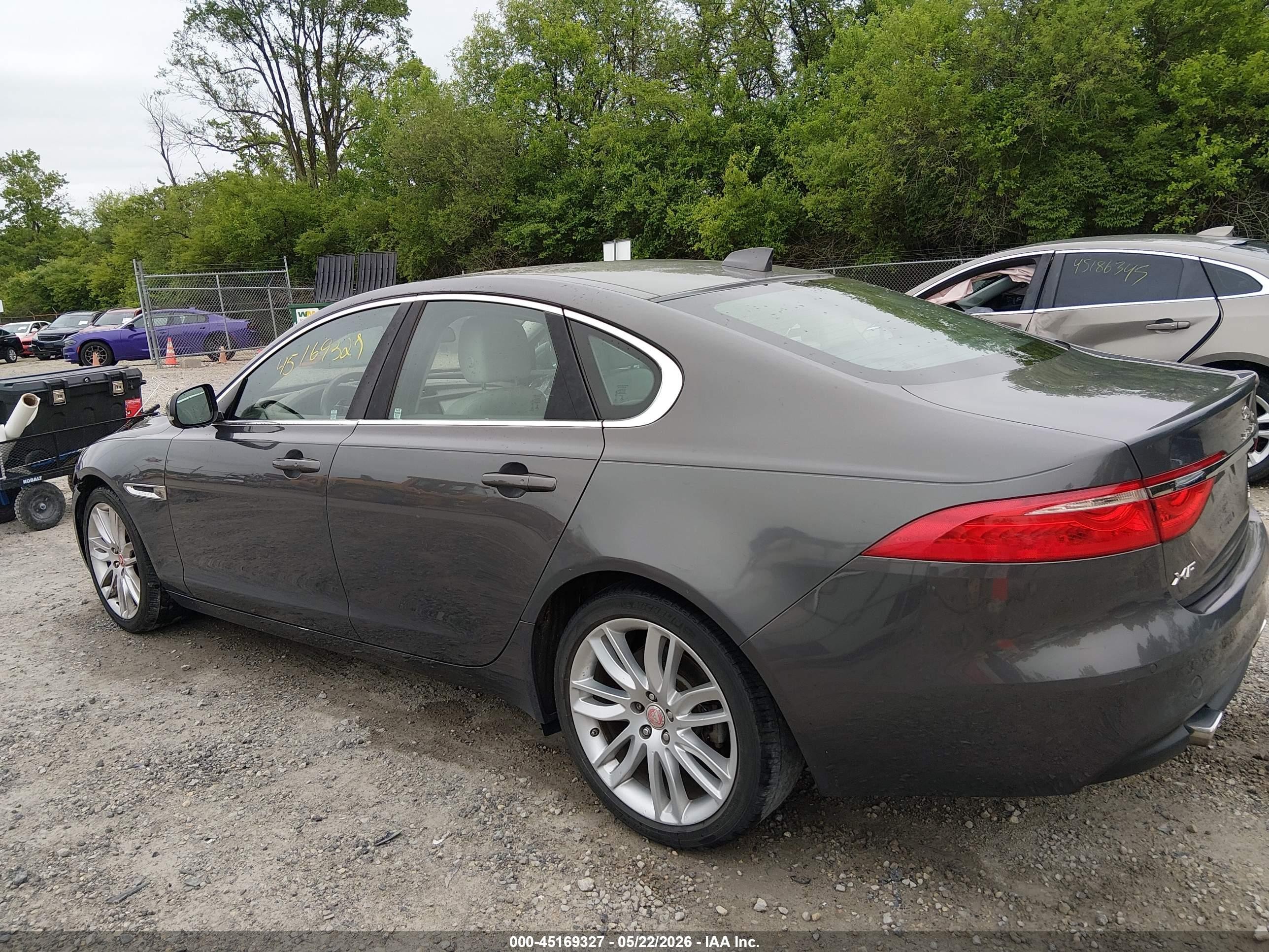 2016 Jaguar Xf 35t Prestige Gray vin: SAJBK4BV7GCY16152