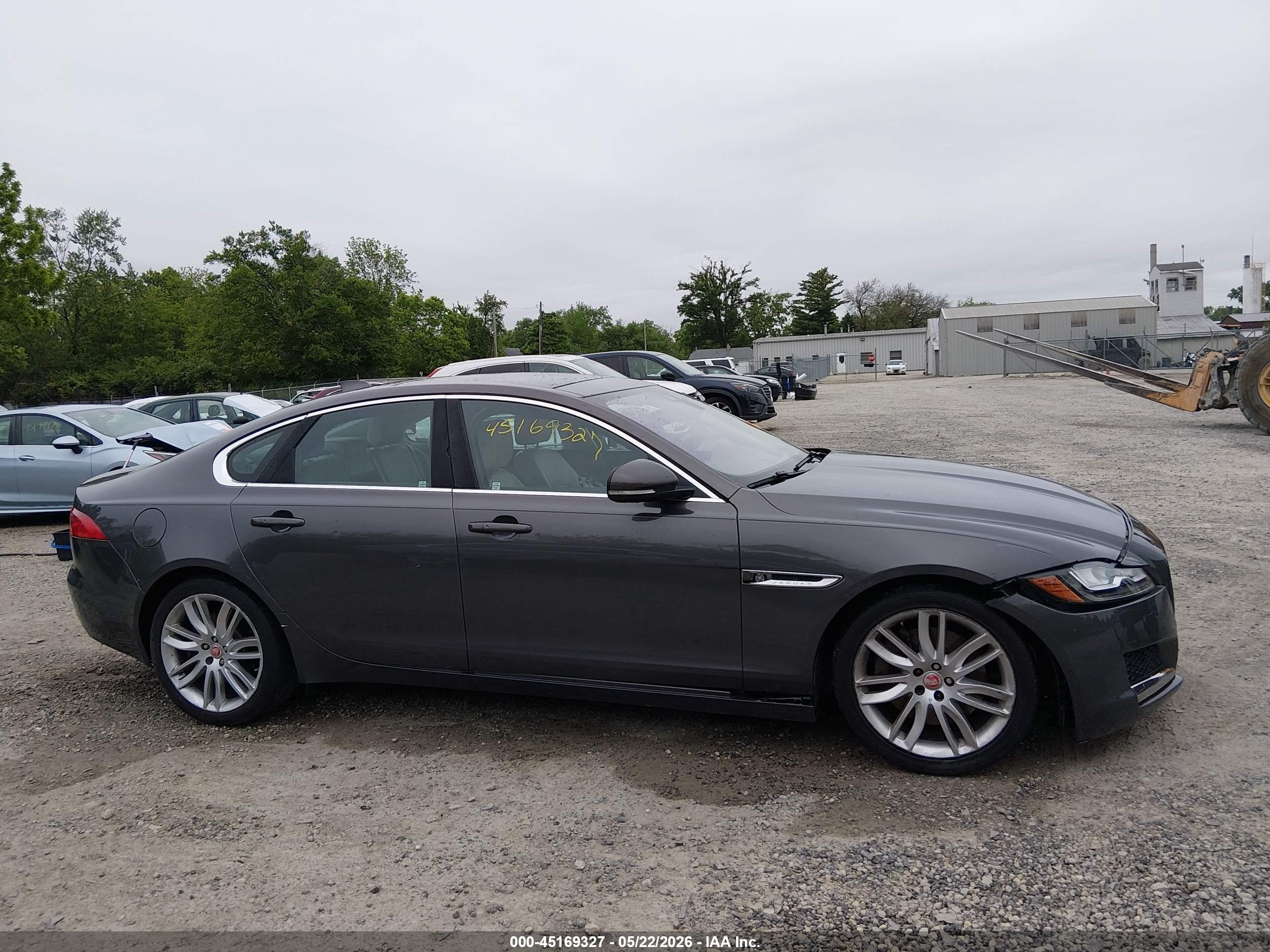 2016 Jaguar Xf 35t Prestige Gray vin: SAJBK4BV7GCY16152
