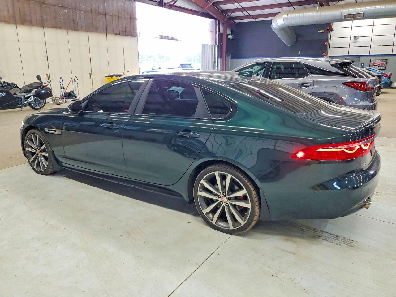 2016 Jaguar Xf S Green vin: SAJBM4BV9GCY23694