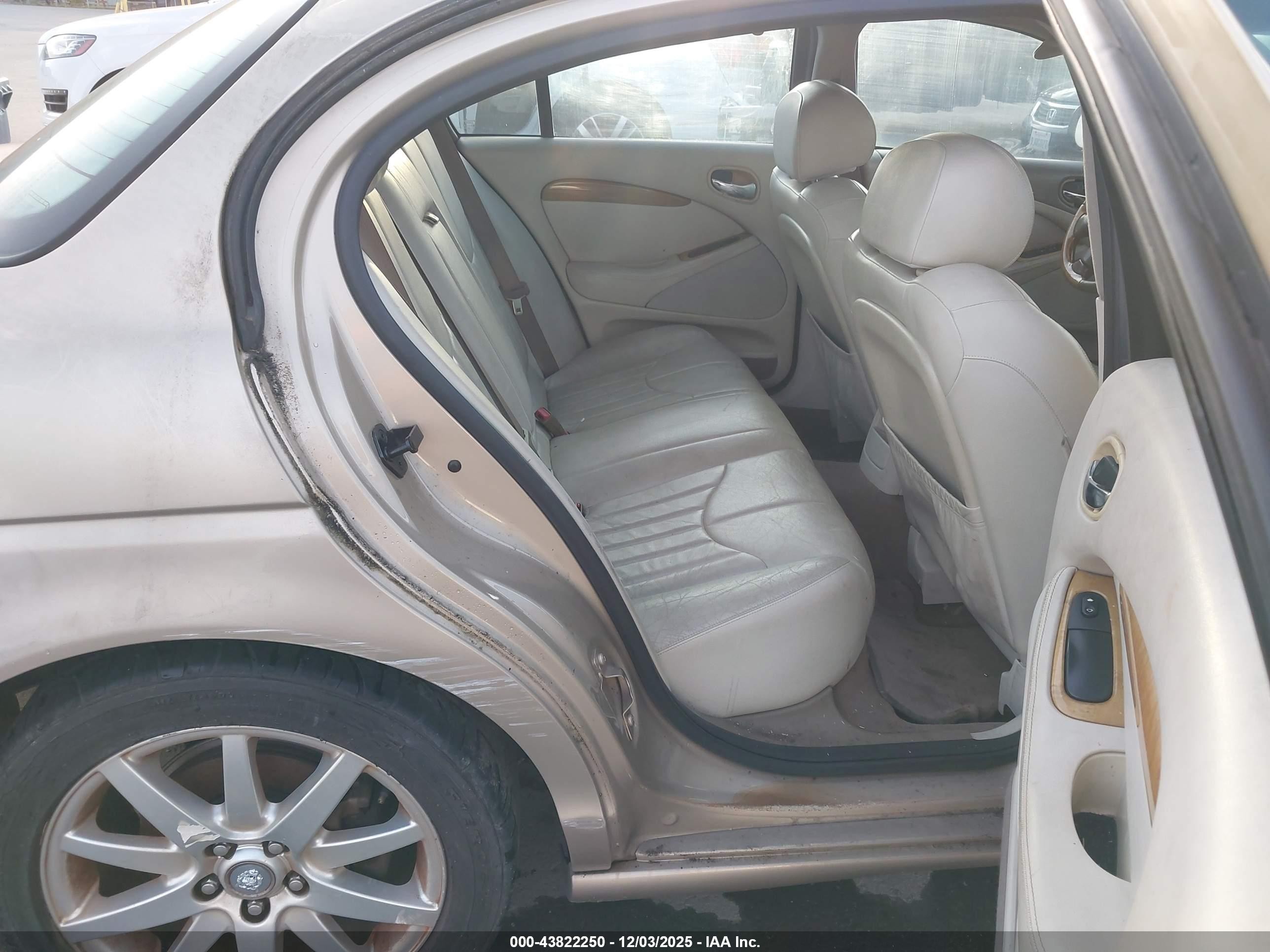 2000 Jaguar S-type 3.0l V6 Gold vin: SAJDA01C3YFL52927