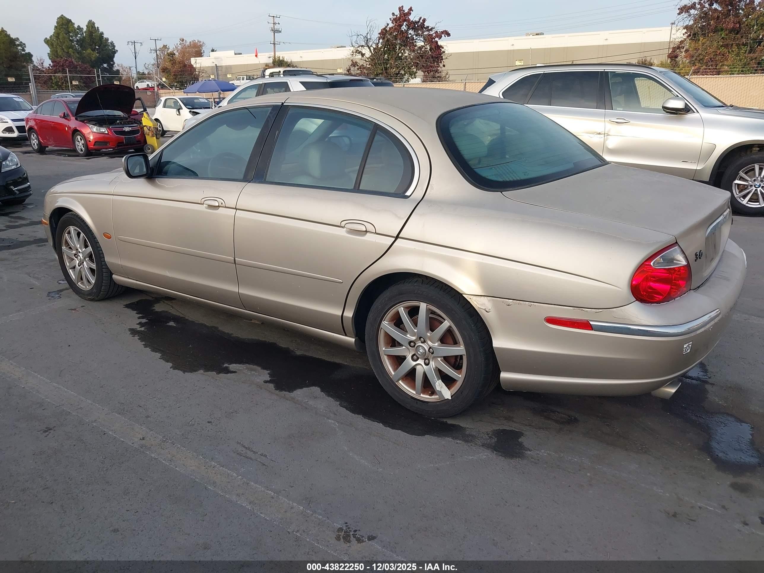 2000 Jaguar S-type 3.0l V6 Gold vin: SAJDA01C3YFL52927
