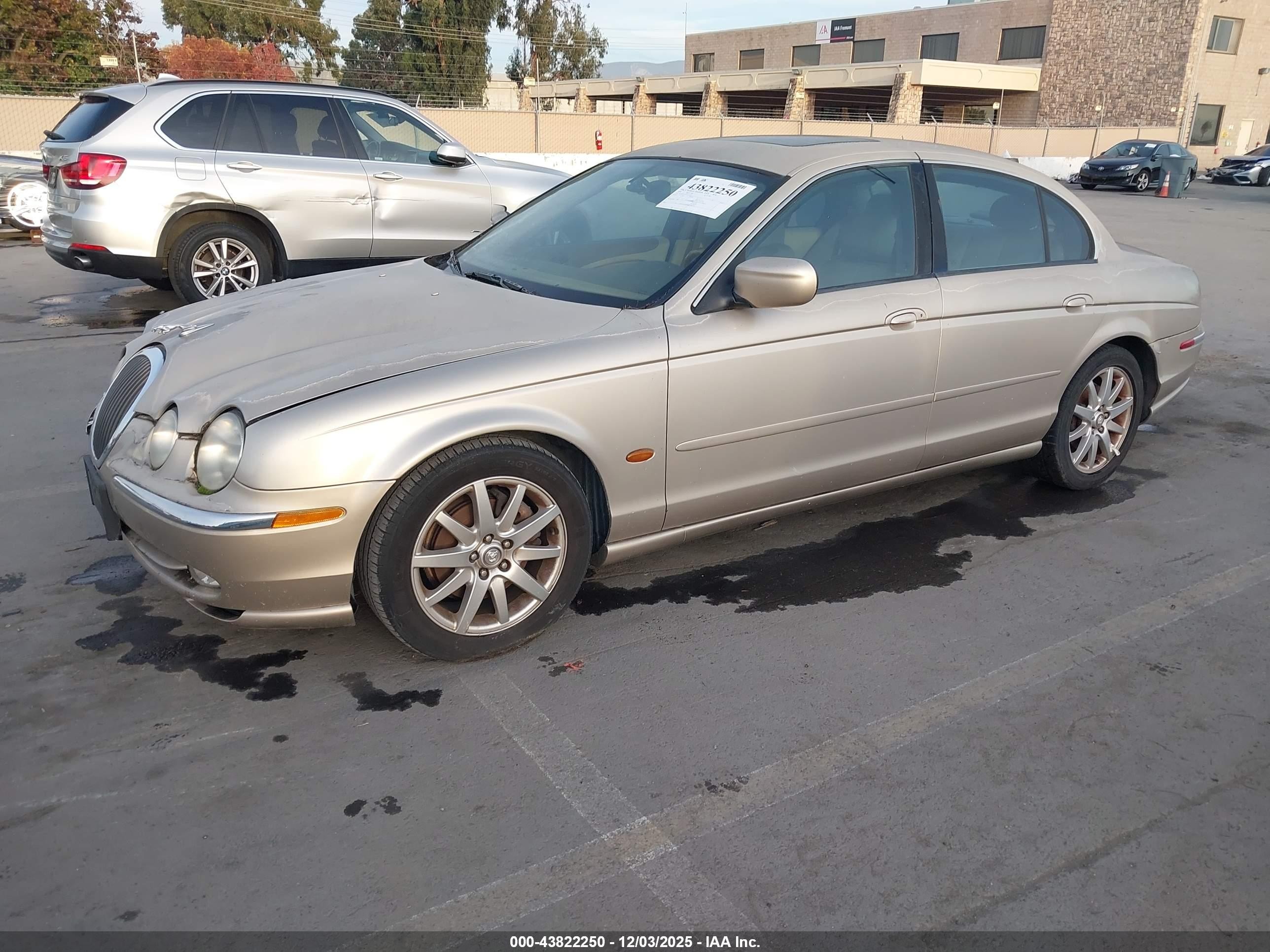 2000 Jaguar S-type 3.0l V6 Gold vin: SAJDA01C3YFL52927