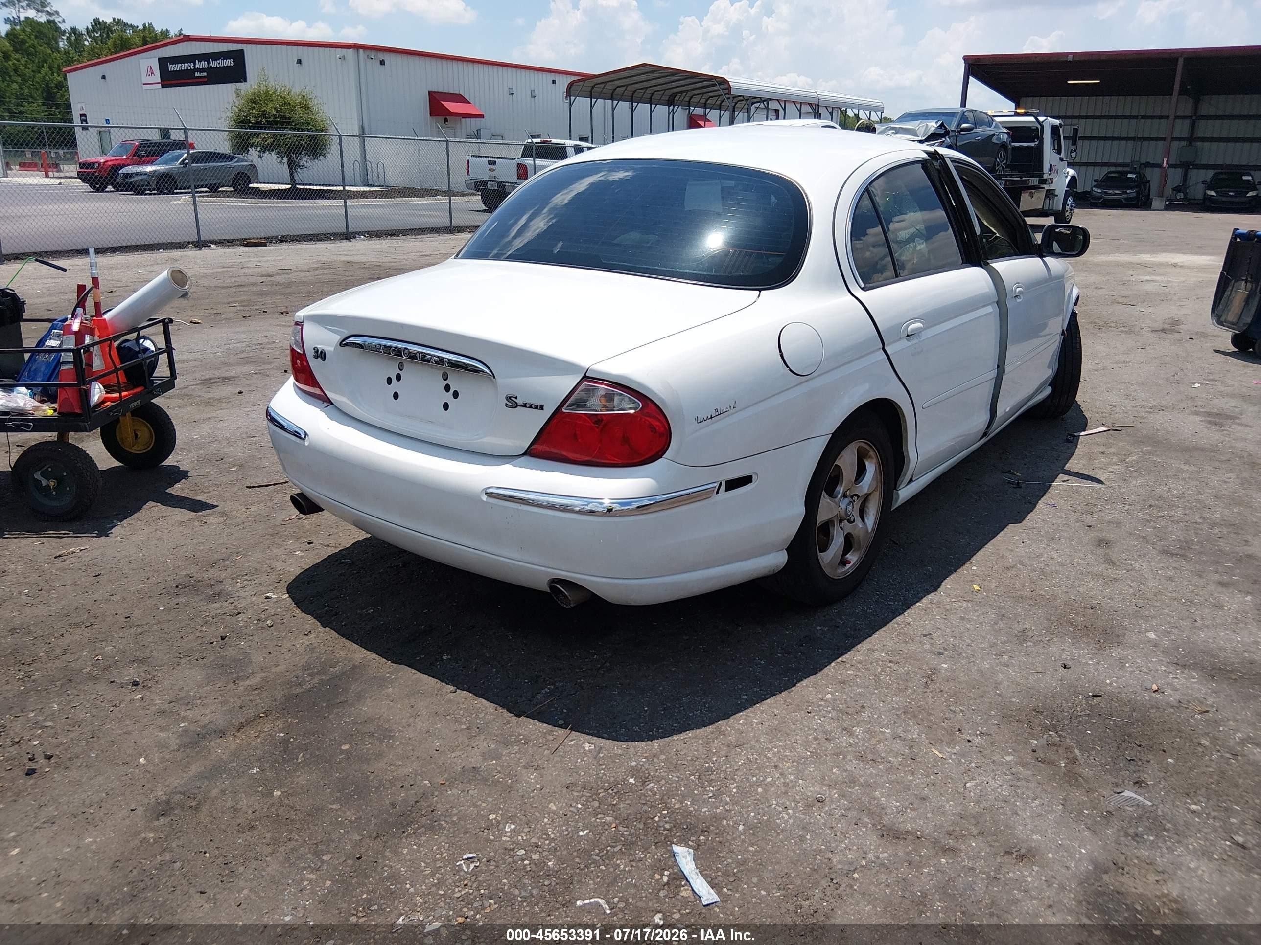 2000 Jaguar S-type 3.0l V6 White vin: SAJDA01C7YFL51599