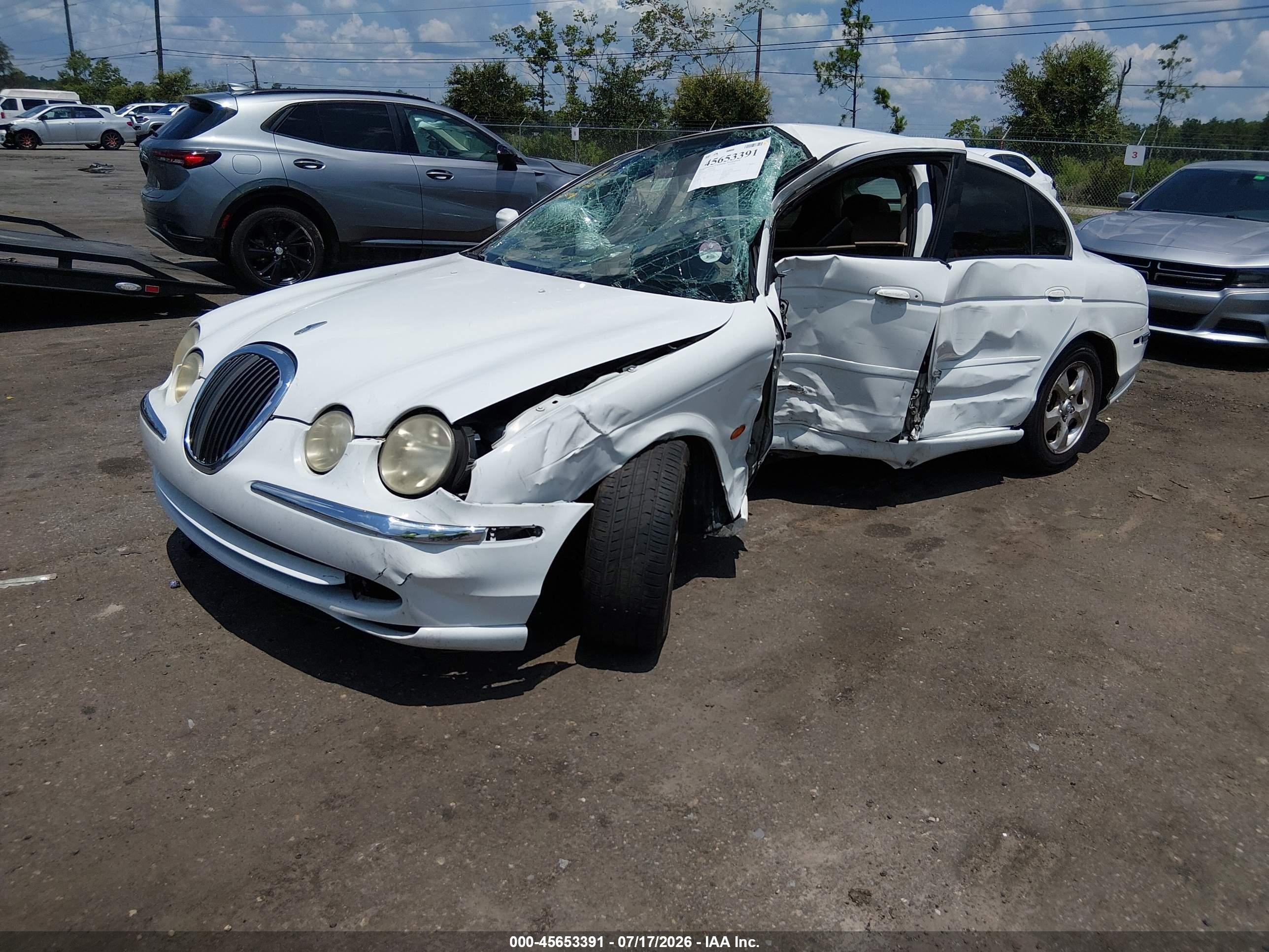 2000 Jaguar S-type 3.0l V6 White vin: SAJDA01C7YFL51599