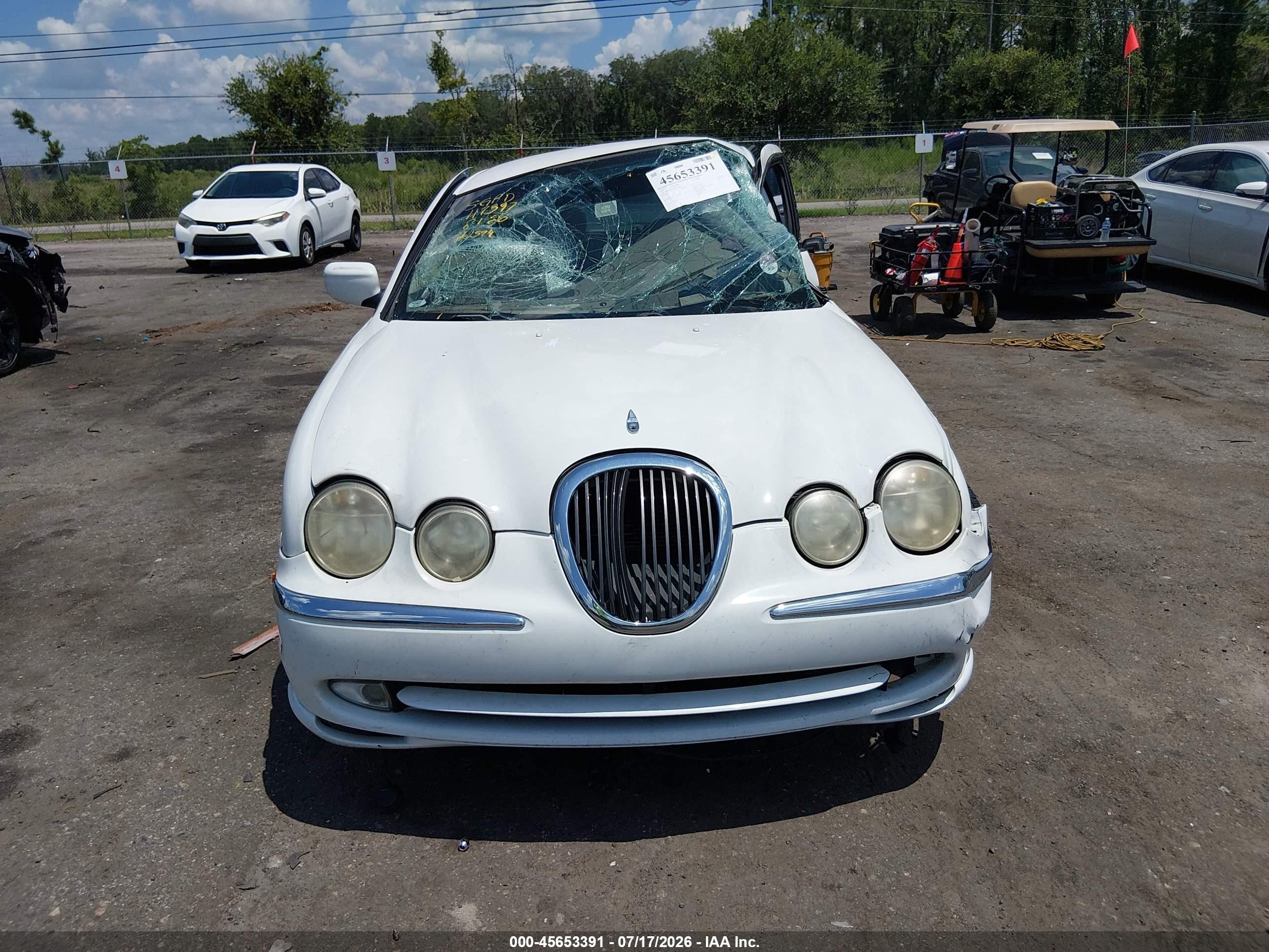 2000 Jaguar S-type 3.0l V6 White vin: SAJDA01C7YFL51599