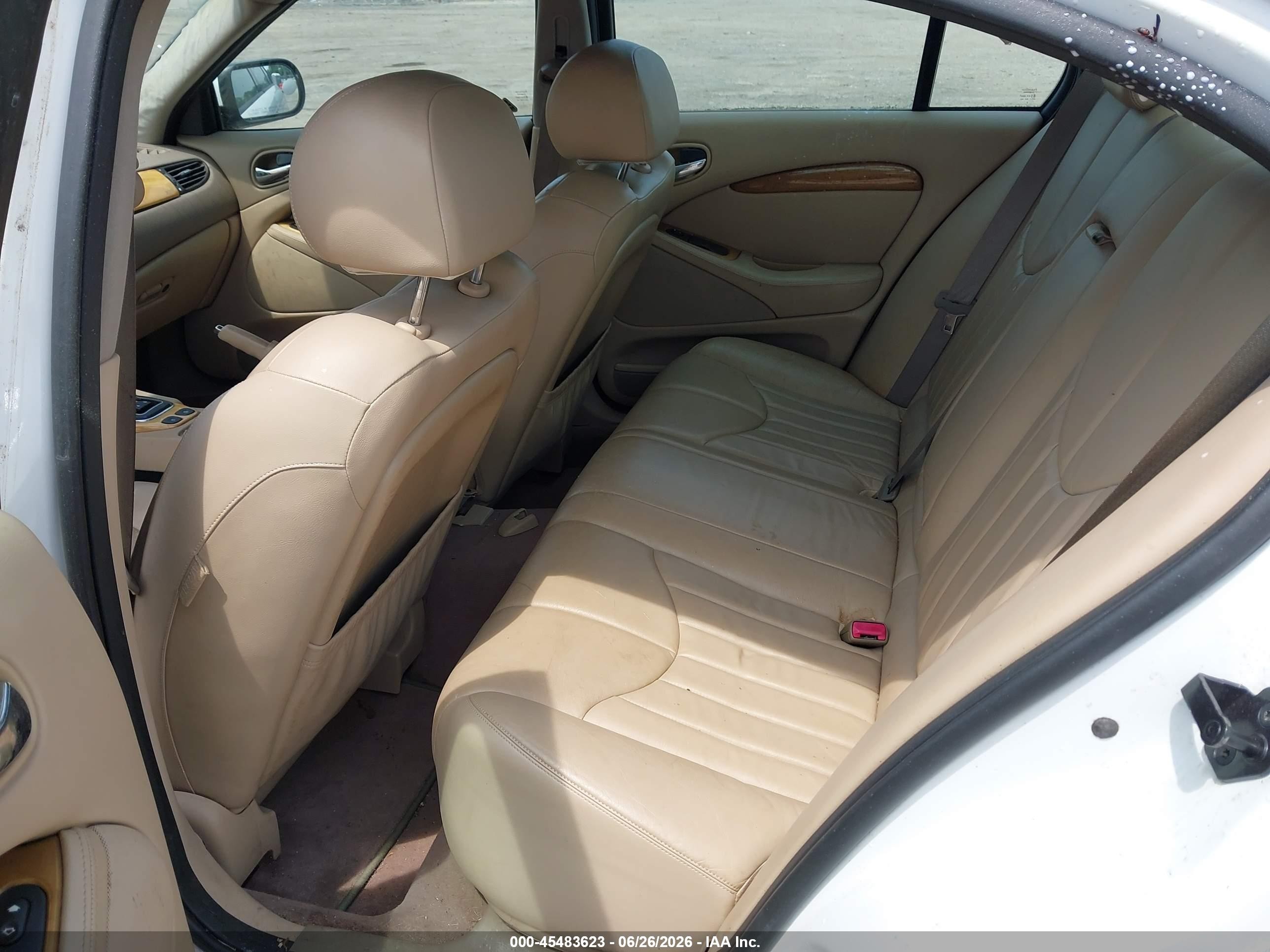 2000 Jaguar S-type 4.0l V8 White vin: SAJDA01D2YGL55322