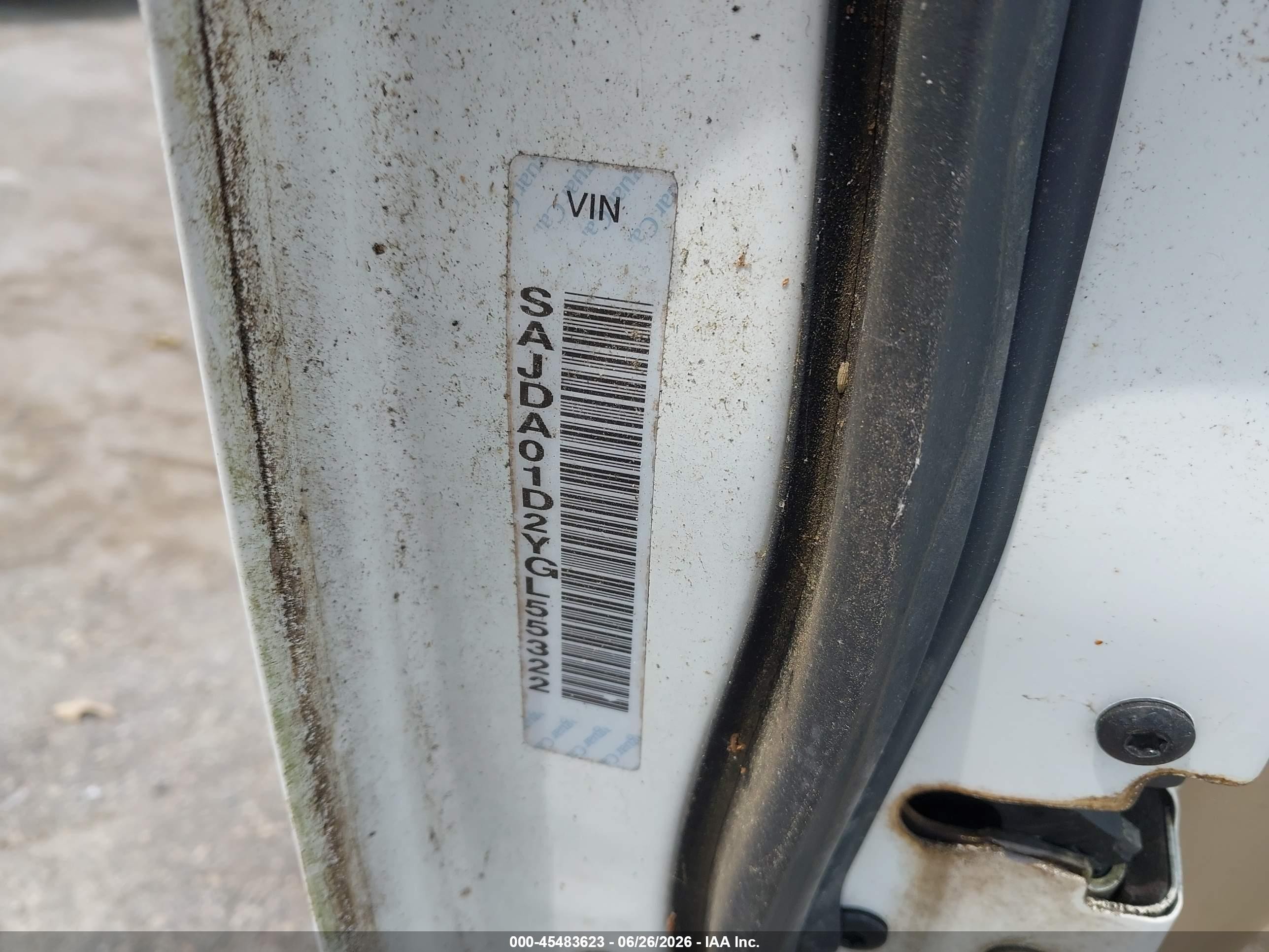 2000 Jaguar S-type 4.0l V8 White vin: SAJDA01D2YGL55322