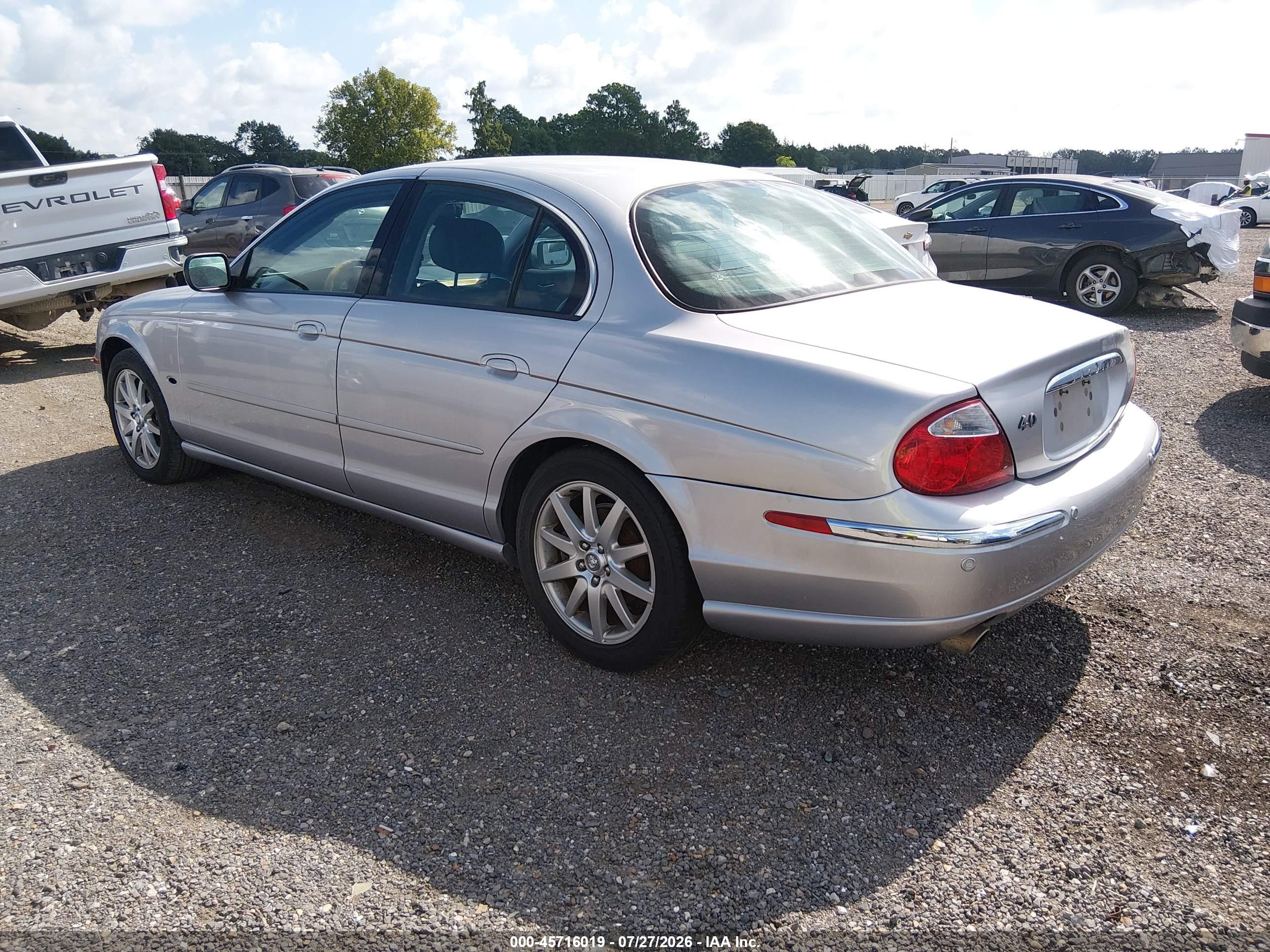 2000 Jaguar S-type 4.0l V8 Silver vin: SAJDA01D4YGL67746