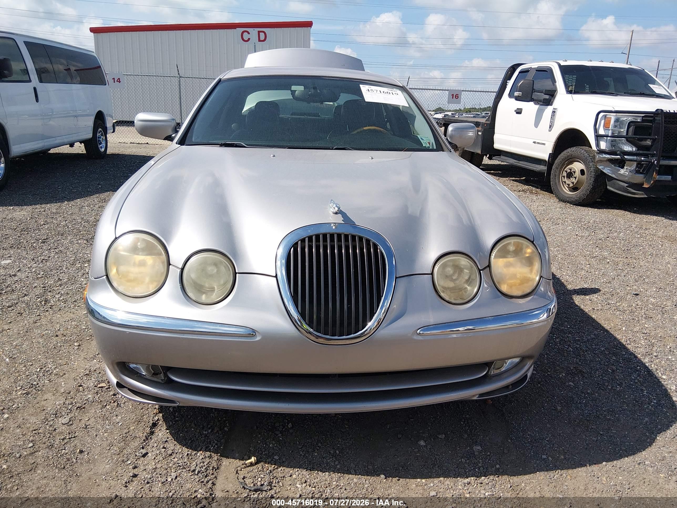 2000 Jaguar S-type 4.0l V8 Silver vin: SAJDA01D4YGL67746