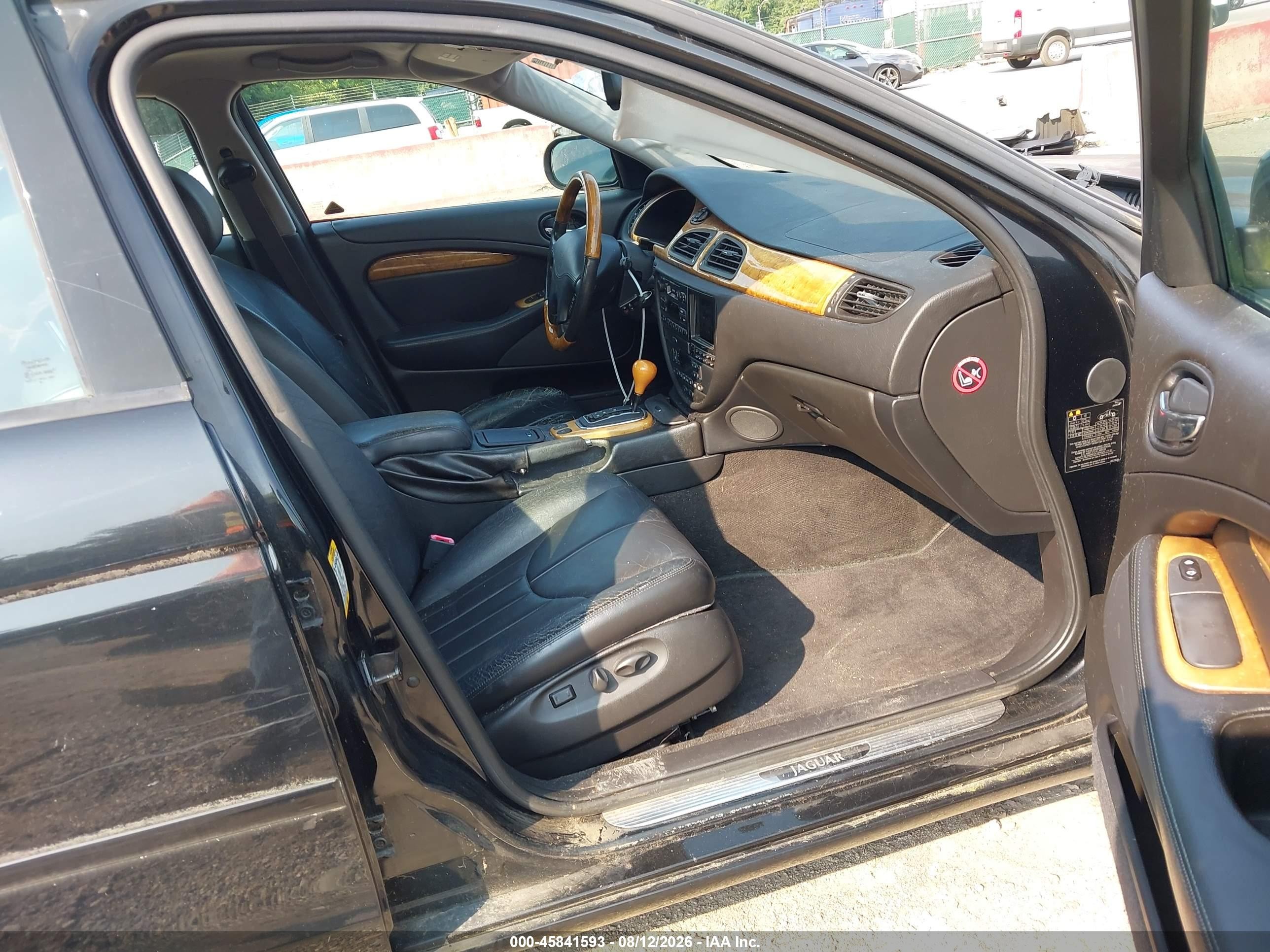 2000 Jaguar S-type 4.0l V8 Black vin: SAJDA01D6YGL46364