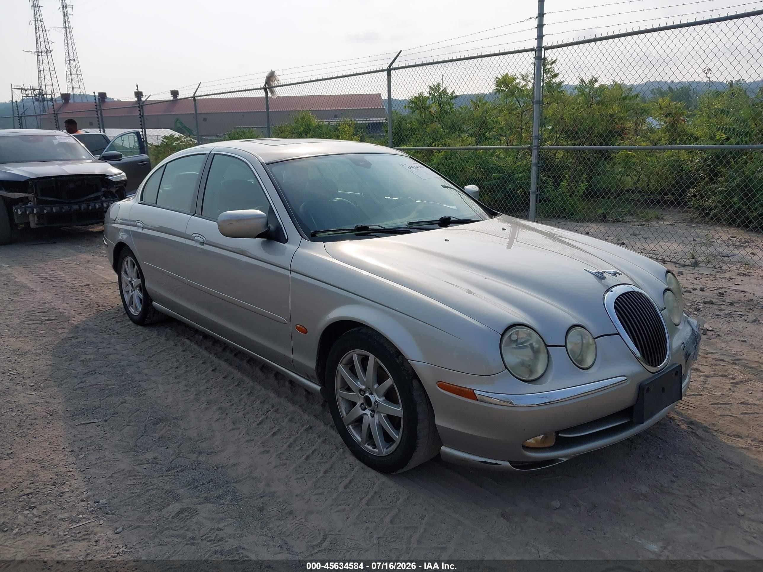 2000 Jaguar S-type 4.0l V8 Silver vin: SAJDA01D8YGL21675