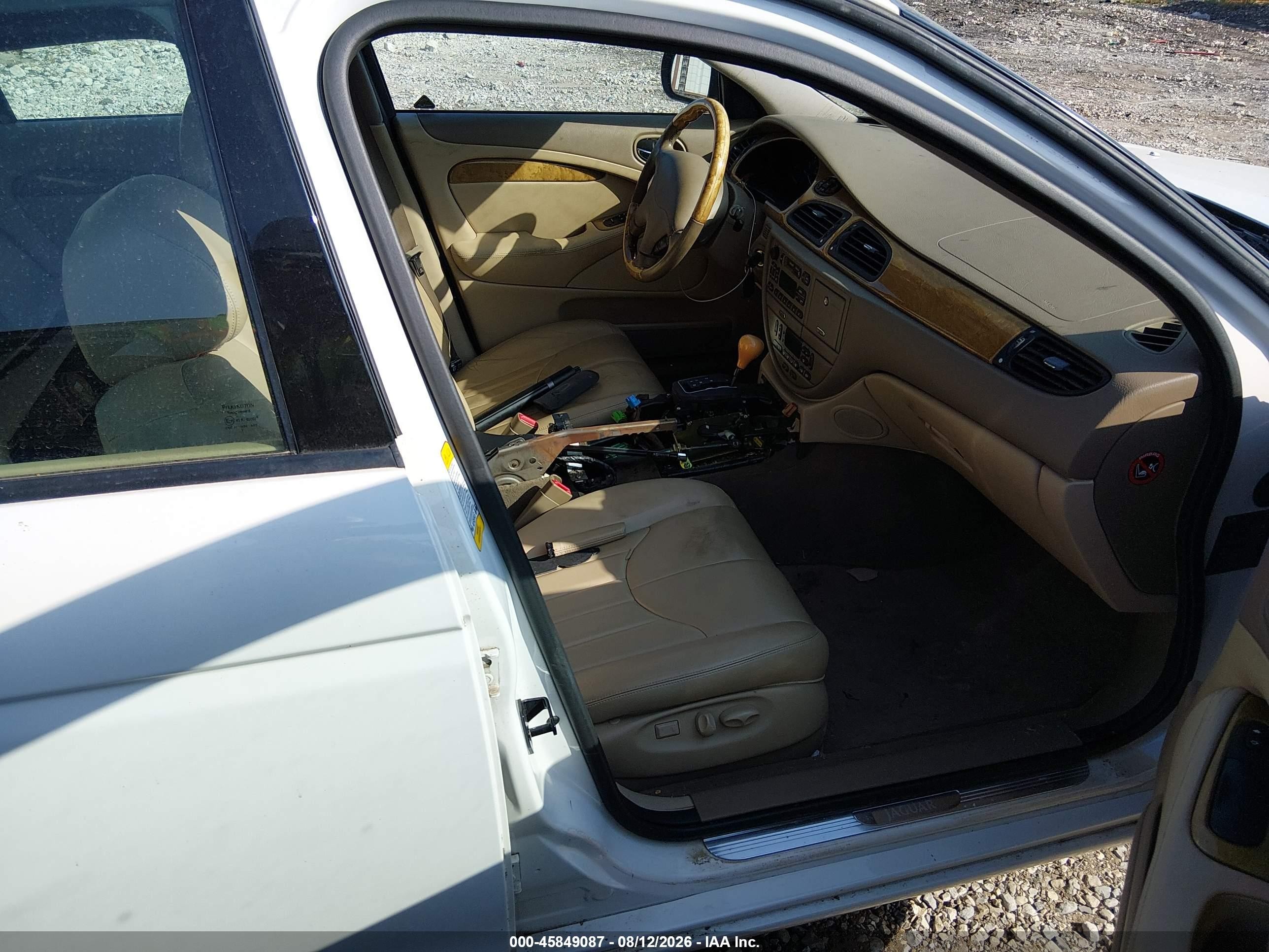 2002 Jaguar S-type 3.0l V6 White vin: SAJDA01N82FM25234