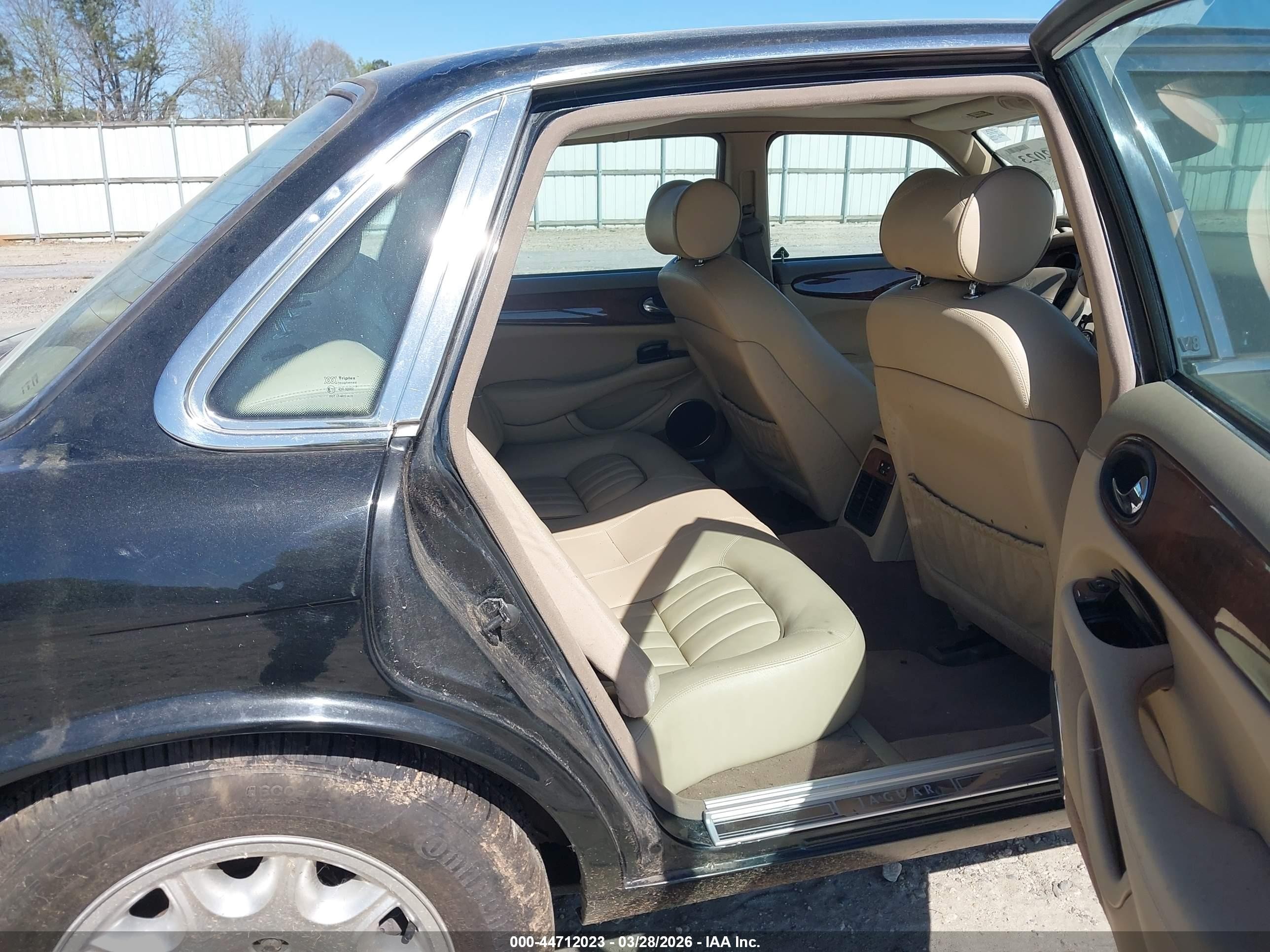 2001 Jaguar Xj8   Black vin: SAJDA14C01LF33687