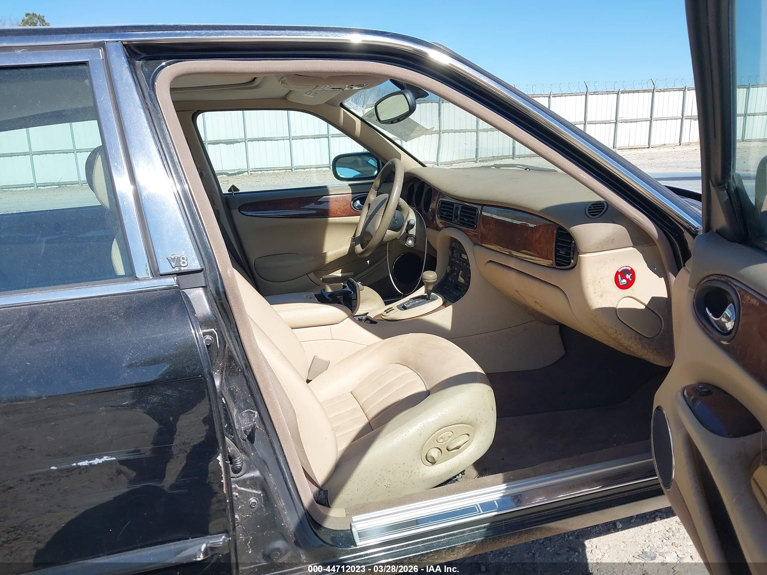 2001 Jaguar Xj8   Black vin: SAJDA14C01LF33687