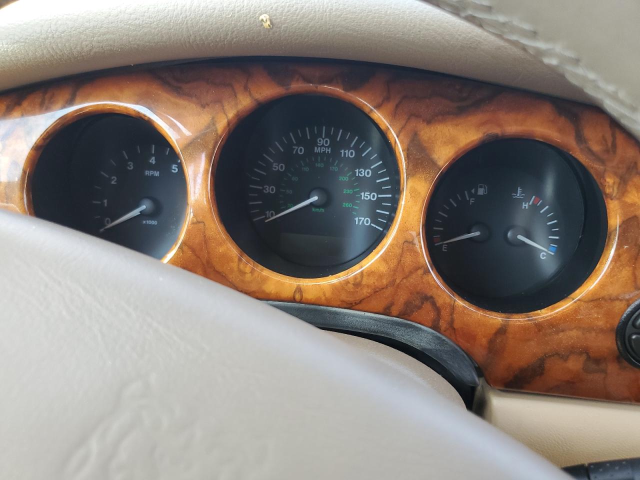 2002 Jaguar Xj8 Burgundy vin: SAJDA14C02LF40401