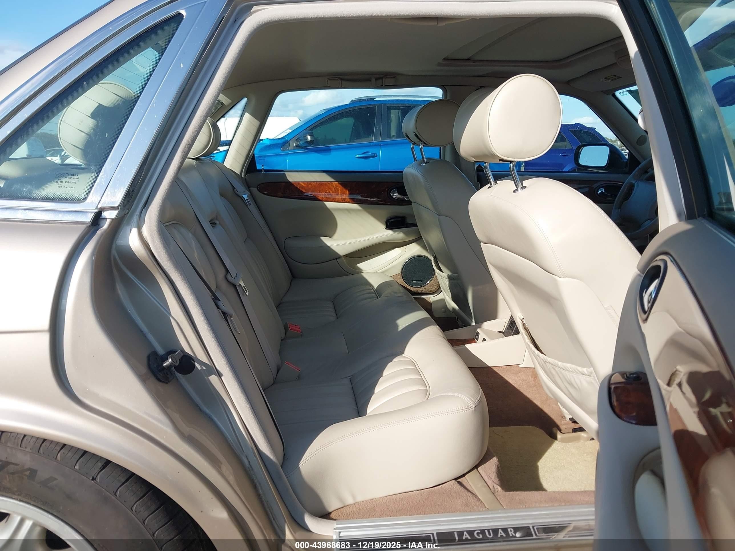2000 Jaguar Xj8   Gray vin: SAJDA14C0YLF09240