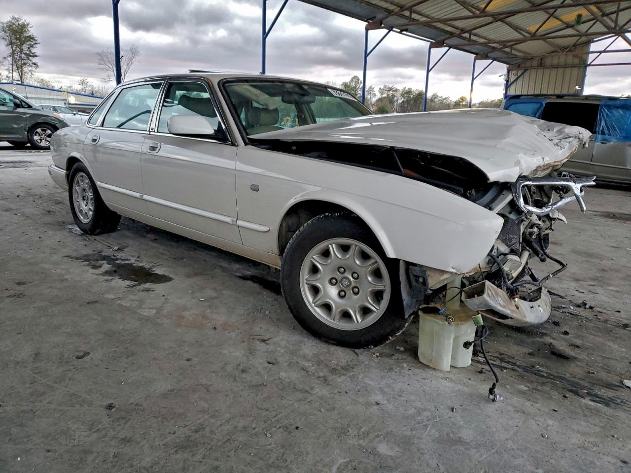 2001 Jaguar Xj8 White vin: SAJDA14C21LF33609