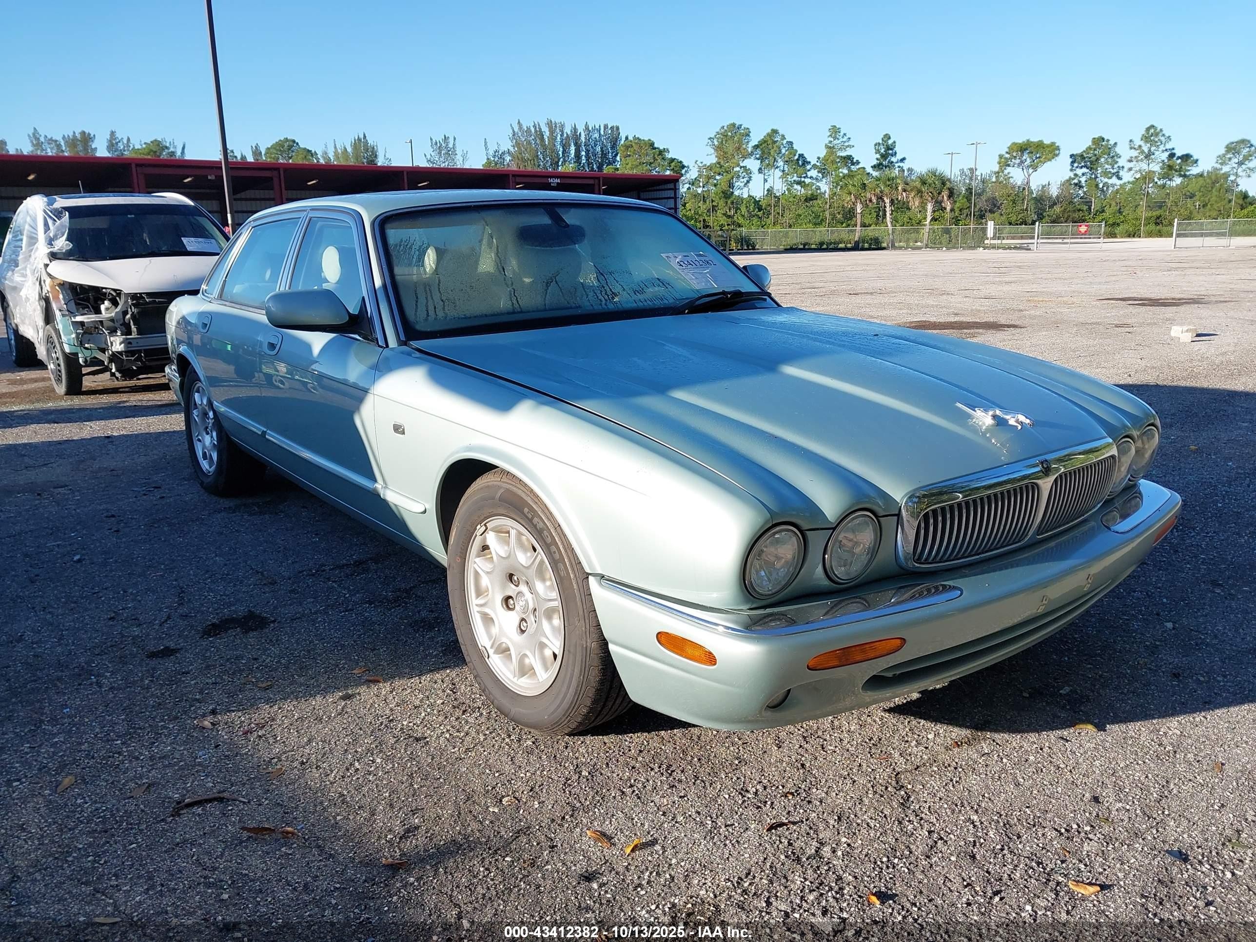 2002 Jaguar Xj8   Light Blue vin: SAJDA14C22LF44353