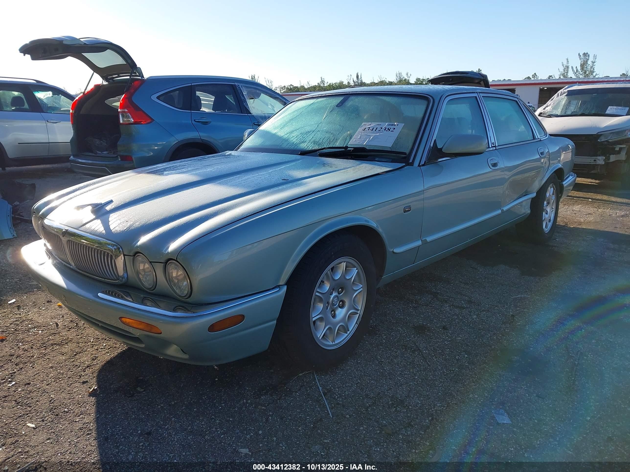 2002 Jaguar Xj8   Light Blue vin: SAJDA14C22LF44353