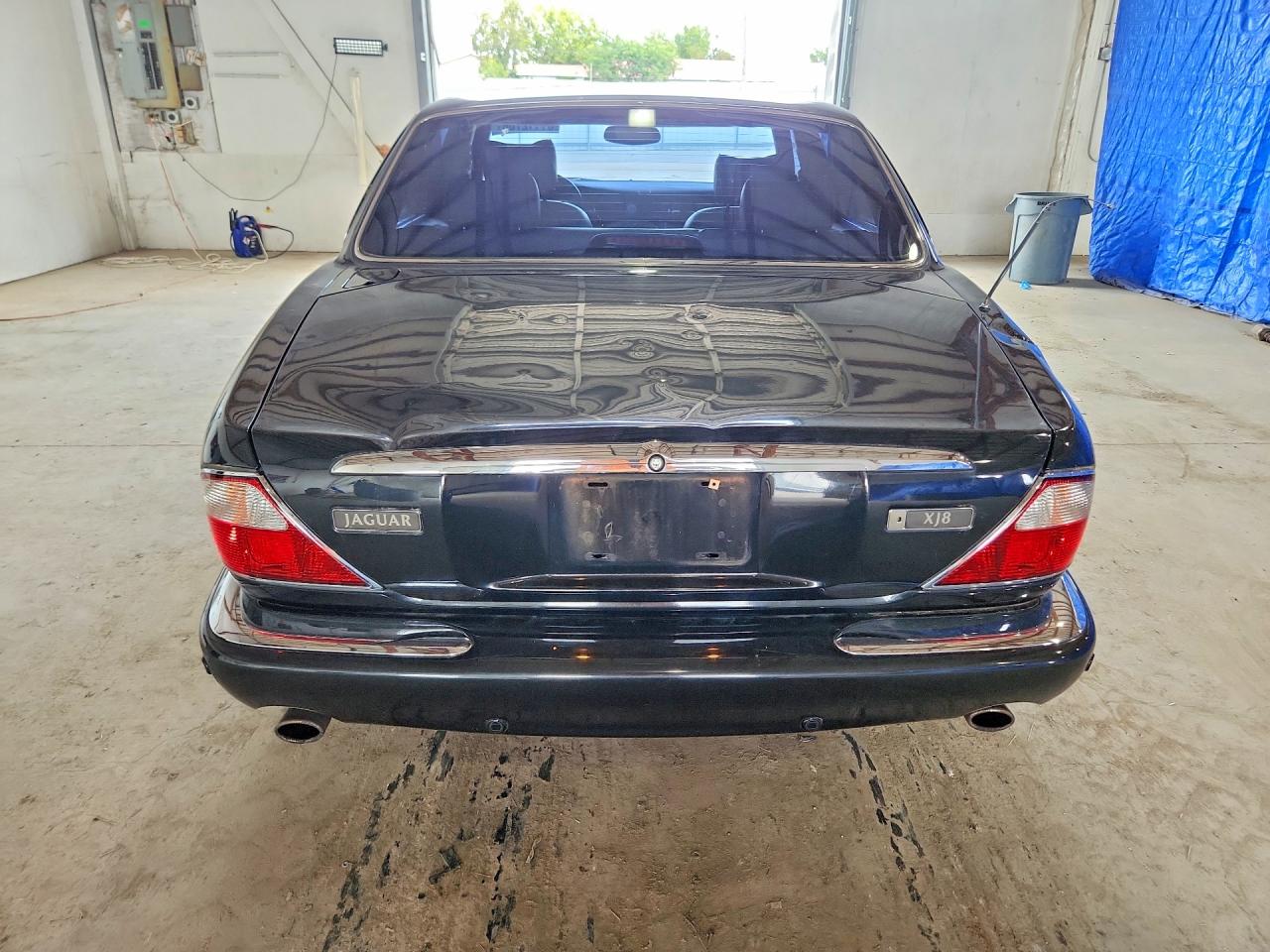 2003 Jaguar Xj8 Black vin: SAJDA14C33LF52639