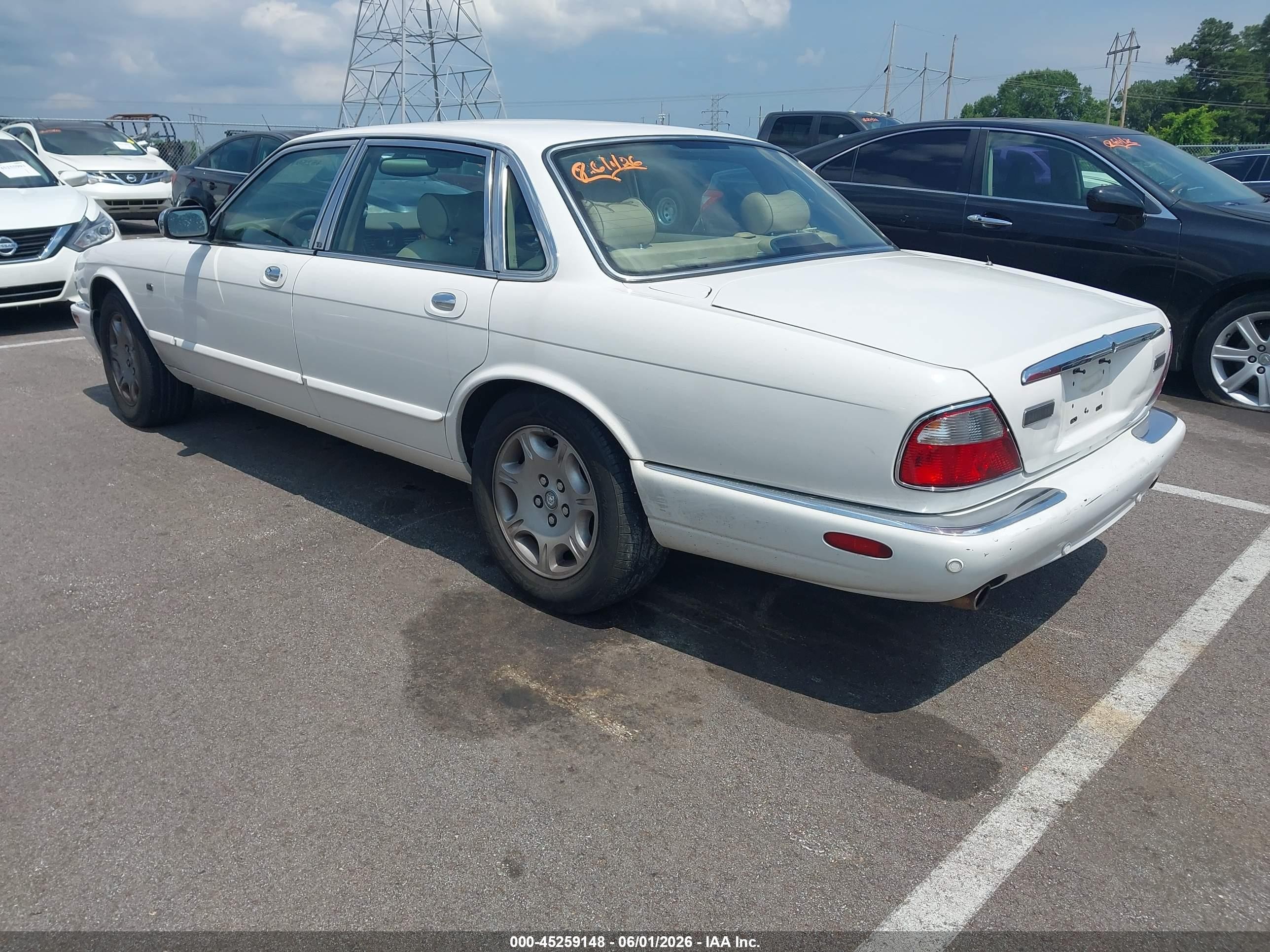 2003 Jaguar Xj Xj8 White vin: SAJDA14C33LF58666