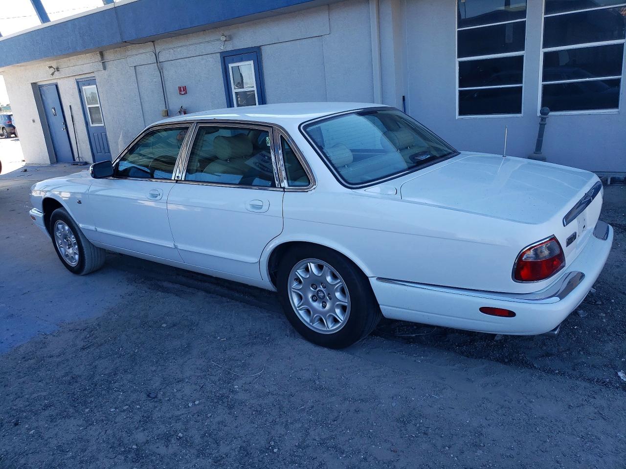 2000 Jaguar Xj8 Белый vin: SAJDA14C3YLF18062