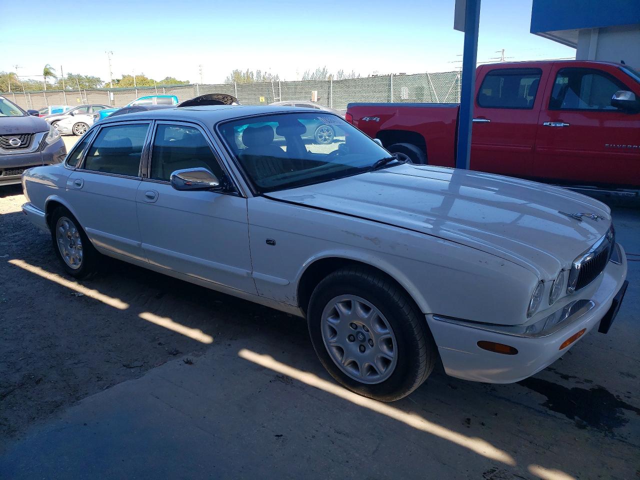 2000 Jaguar Xj8 Белый vin: SAJDA14C3YLF18062