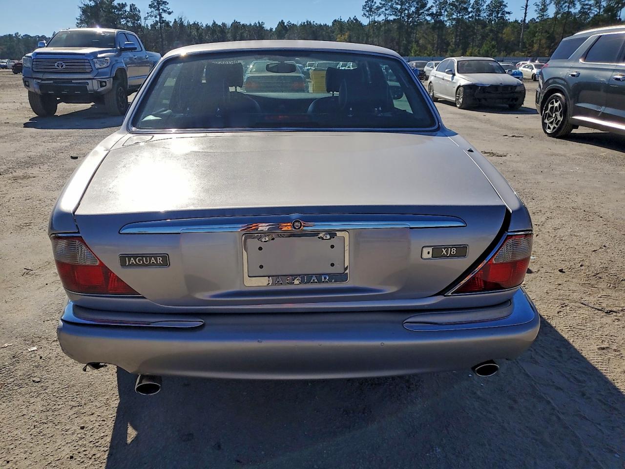 2000 Jaguar Xj8 Silver vin: SAJDA14C4YLF01691