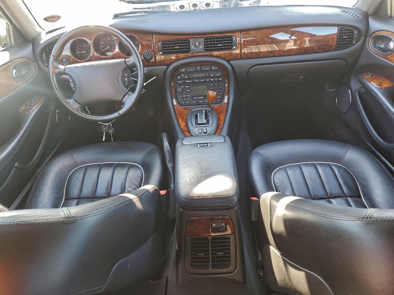 2000 Jaguar Xj8 Silver vin: SAJDA14C4YLF01691